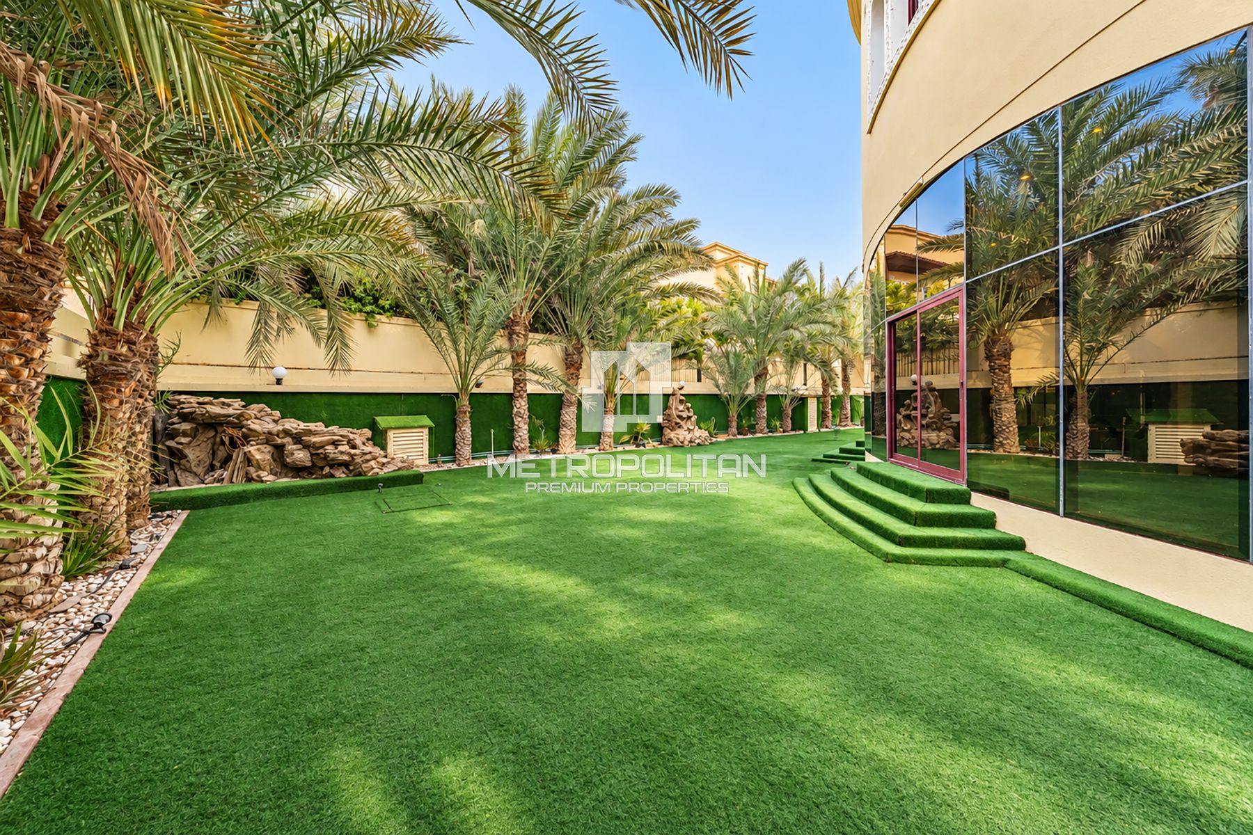 Grand Mansion | Massive Plot | Furnished