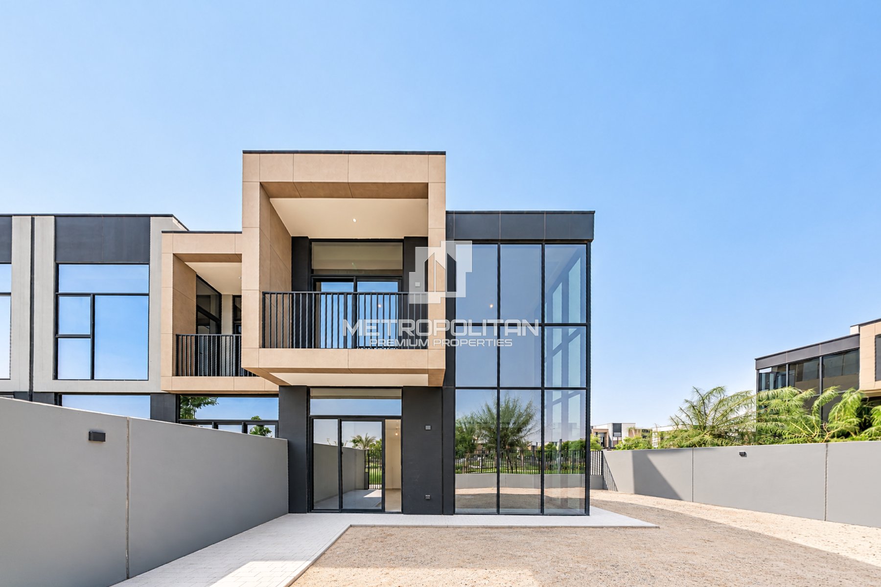 Multiple Options | Larger Plot | Corner Unit