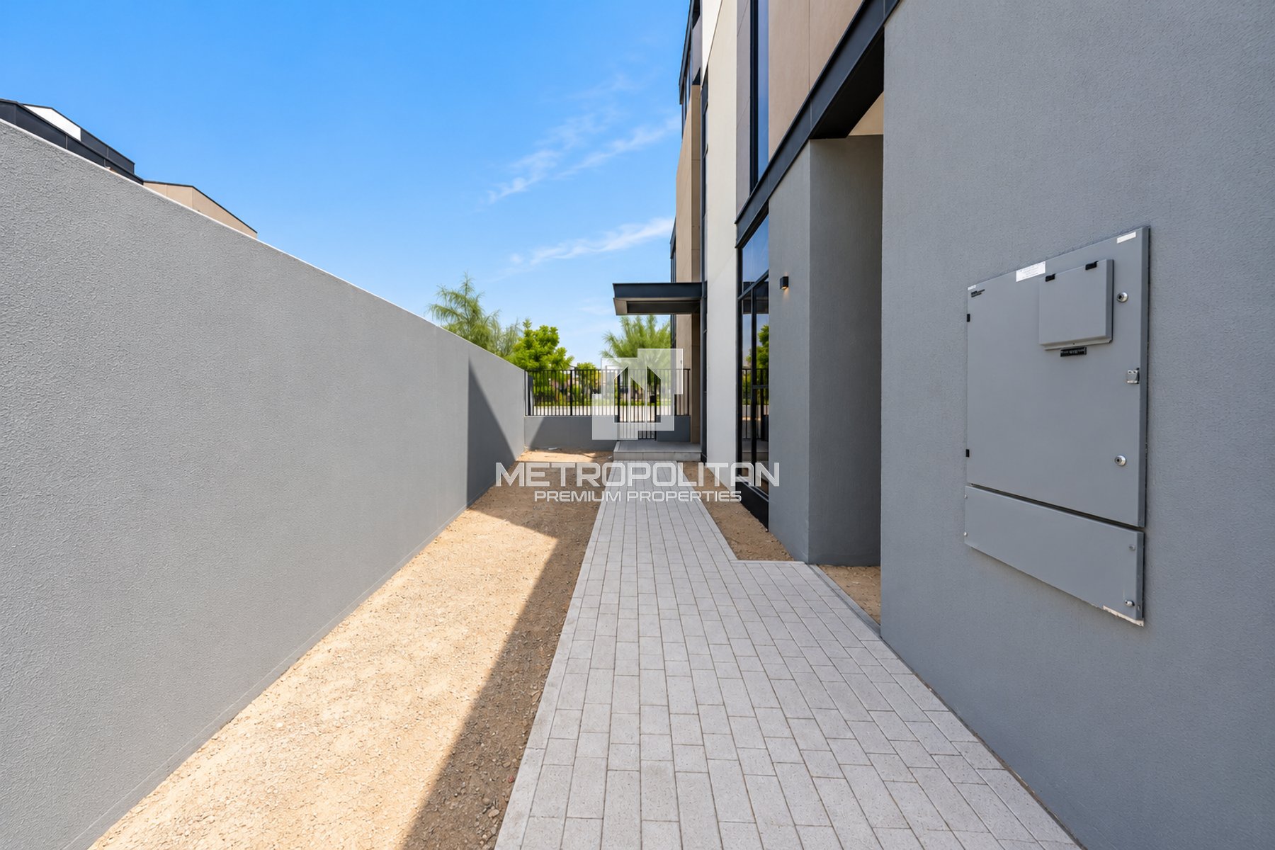 Multiple Options | Larger Plot | Corner Unit