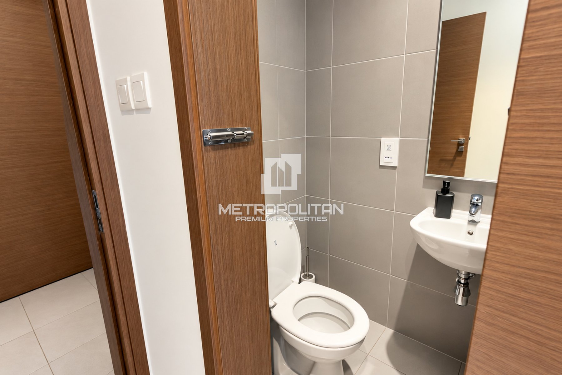 Spacious | Upgraded Furniture | 1 Month Free