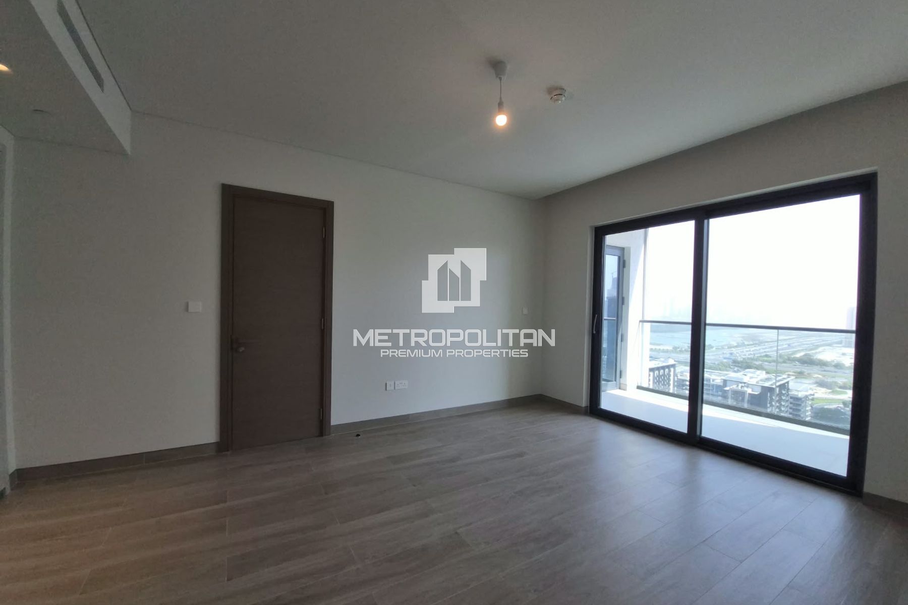 Spacious |High Floor | Unfurnished |Ready To Move