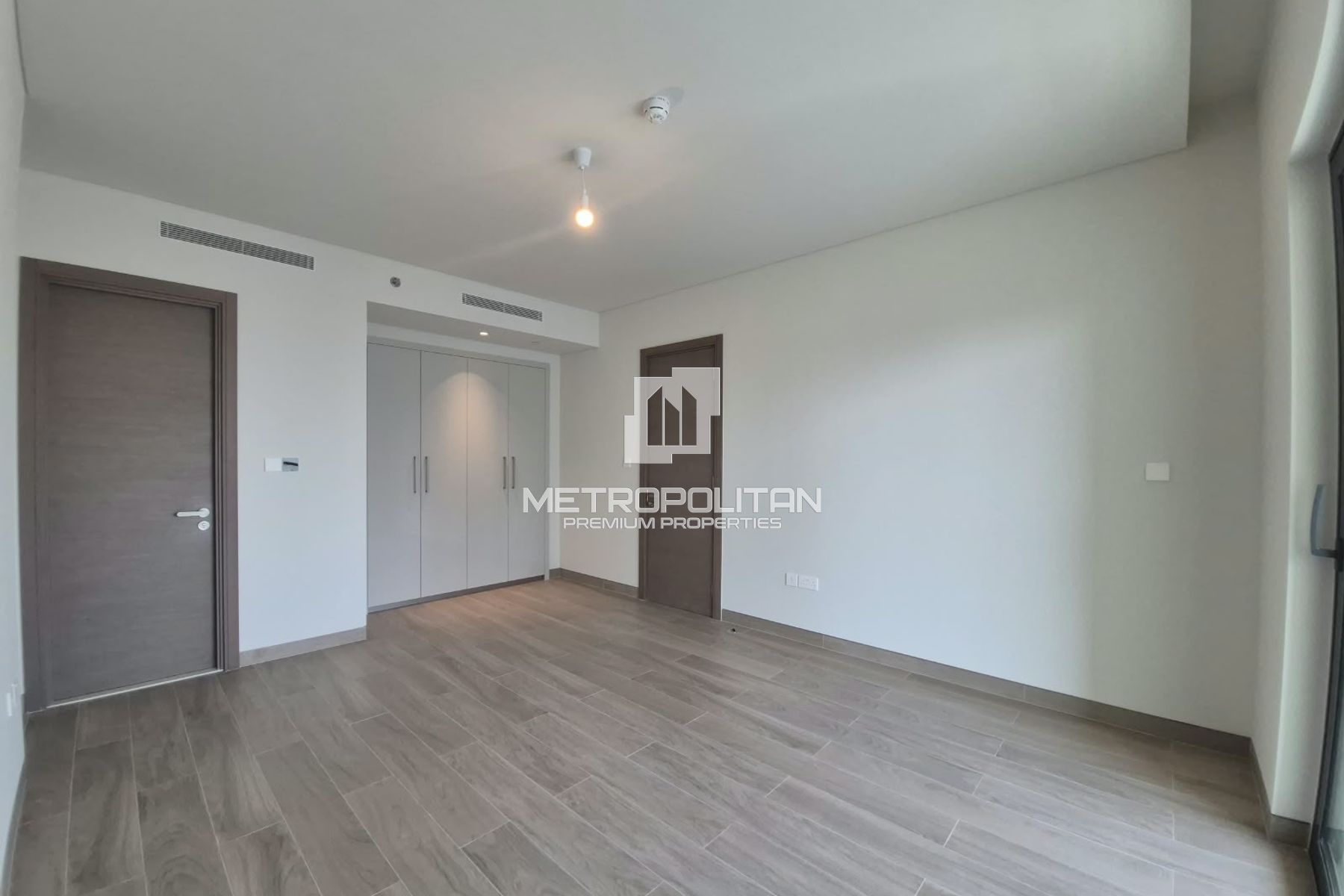 Spacious |High Floor | Unfurnished |Ready To Move