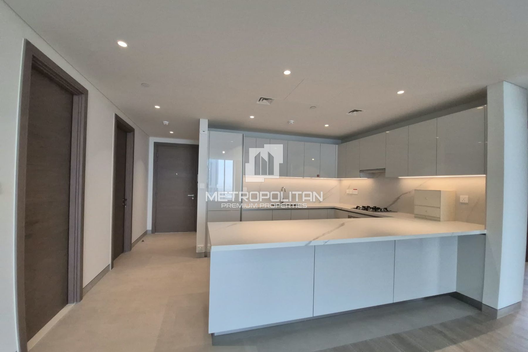 Spacious |High Floor | Unfurnished |Ready To Move