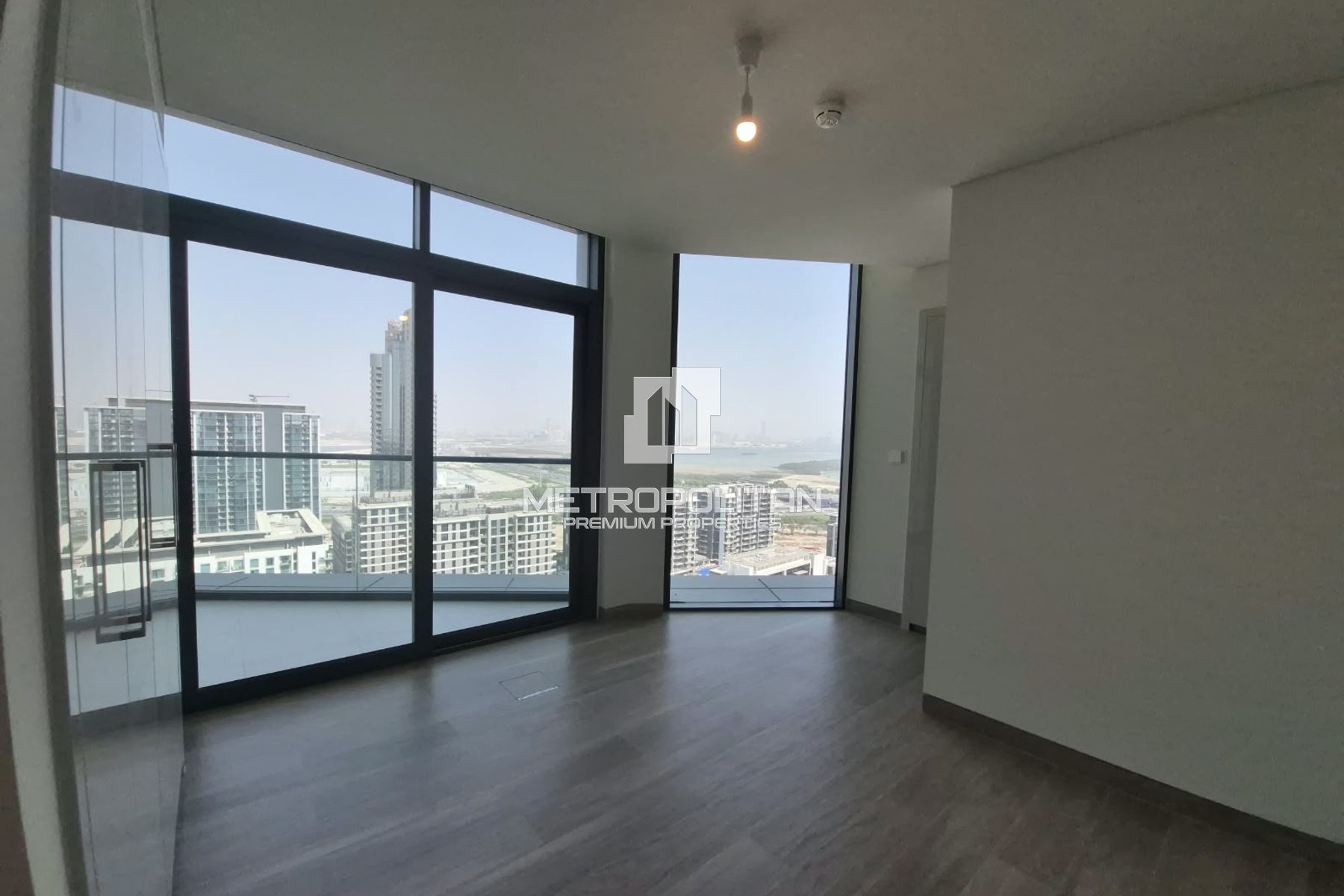 Spacious |High Floor | Unfurnished |Ready To Move