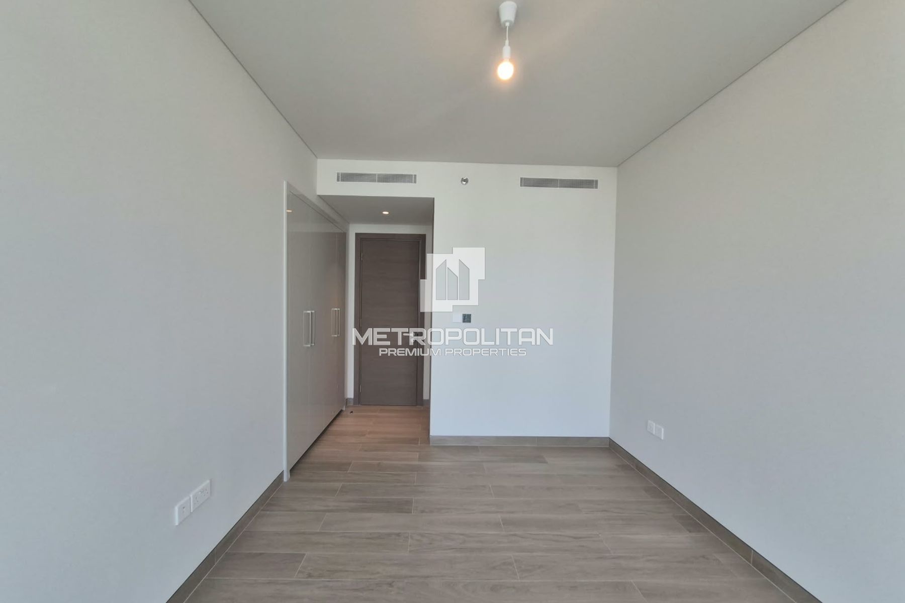 Spacious |High Floor | Unfurnished |Ready To Move