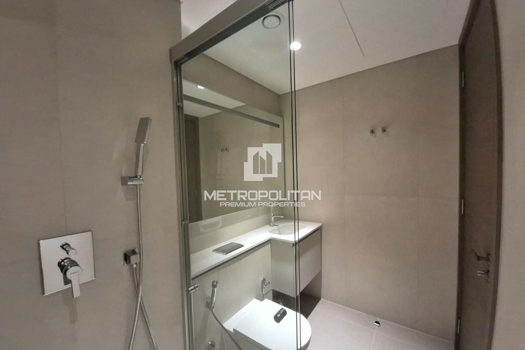 Spacious |High Floor | Unfurnished |Ready To Move