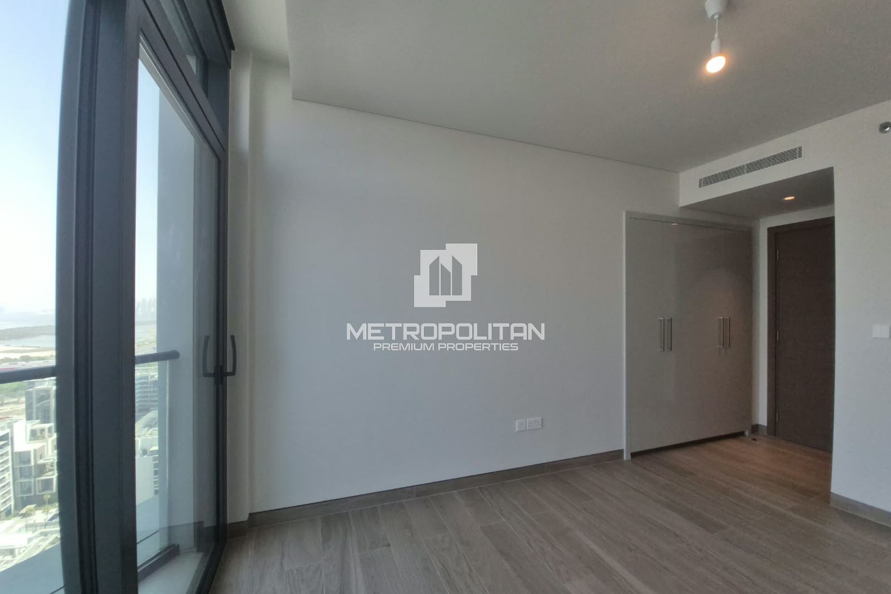 Spacious |High Floor | Unfurnished |Ready To Move