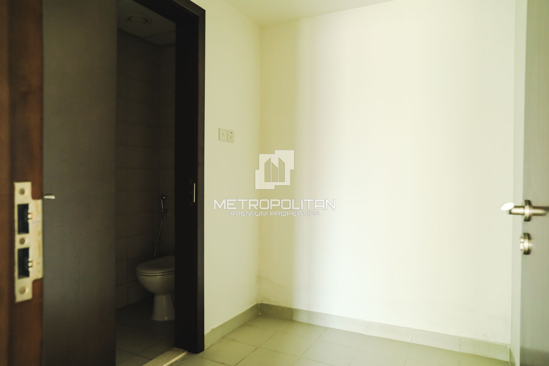 Upgraded | 2BR with Maids | High Floor | Nov 15