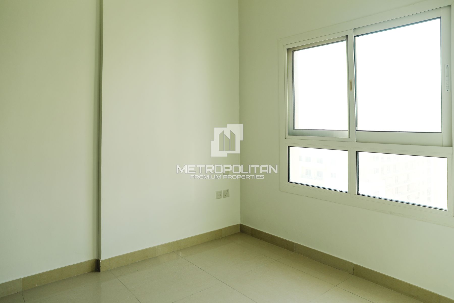 Upgraded | 2BR with Maids | High Floor | Nov 15
