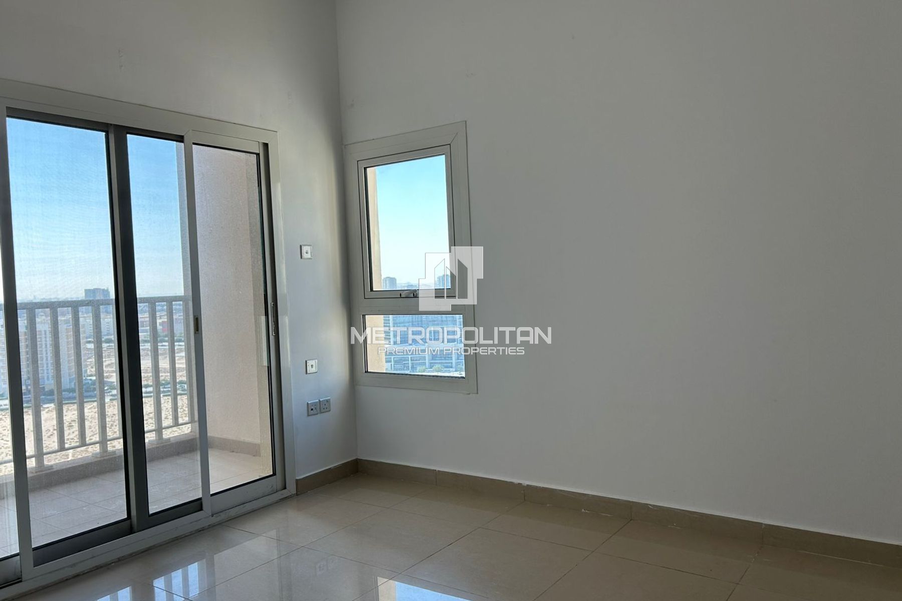 Upgraded | 2BR with Maids | High Floor | Nov 15