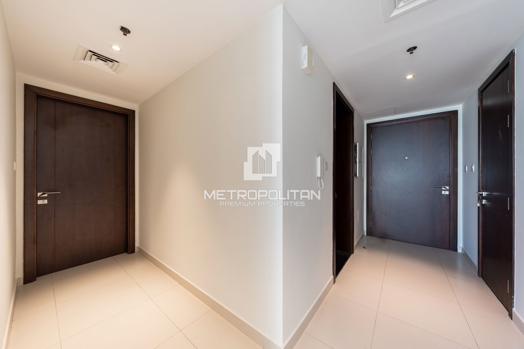 Multiple Units | Prime Hub | Closed kitchen