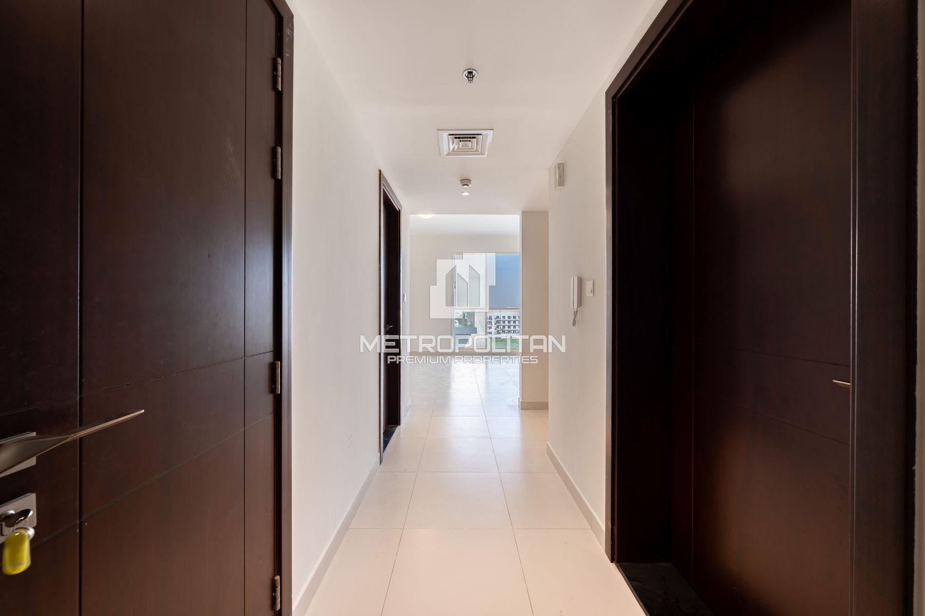 Multiple Units | Prime Hub | Closed kitchen