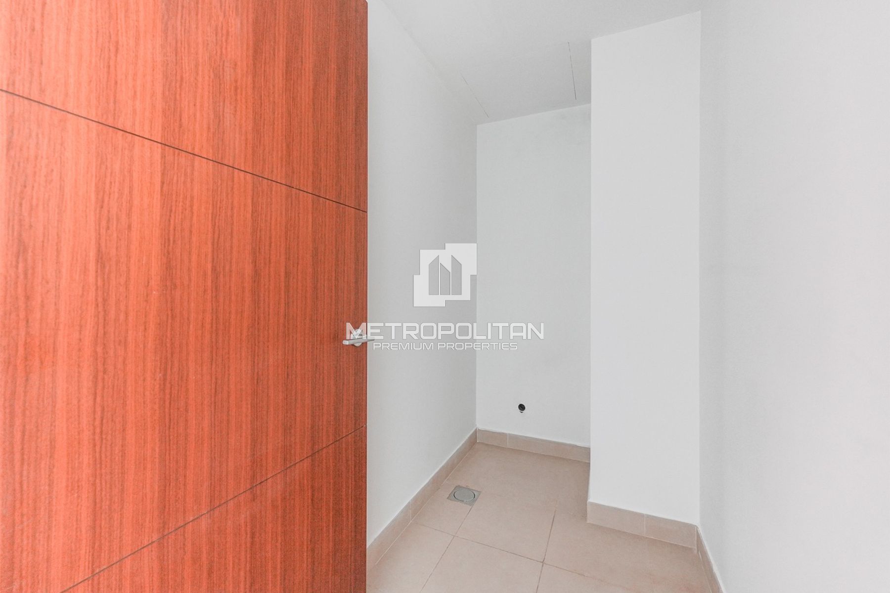 Golf Course View | Unfurnished | Vacant now