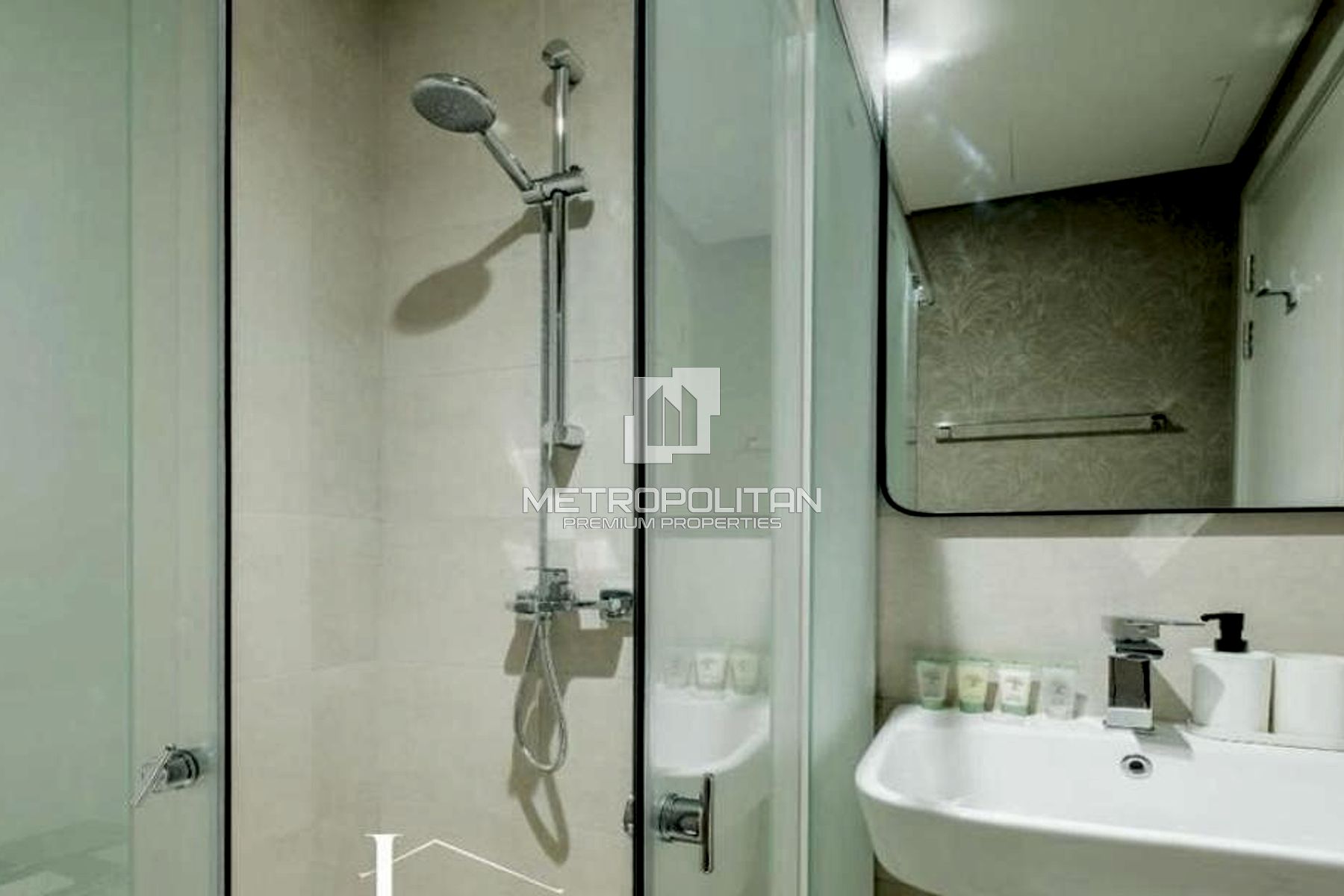 Fully Furnished | Creek Crescent | Water Views