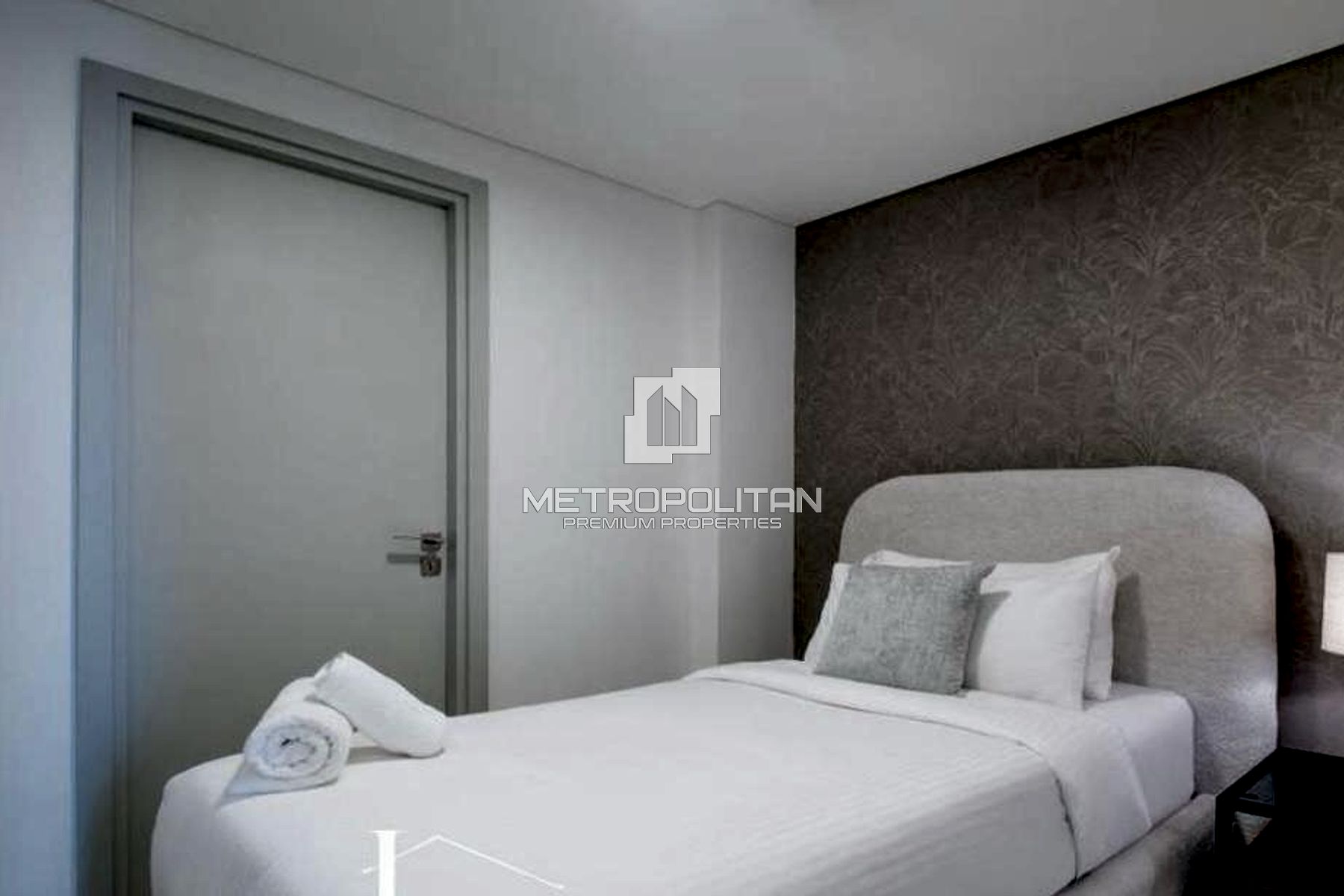 Fully Furnished | Creek Crescent | Water Views