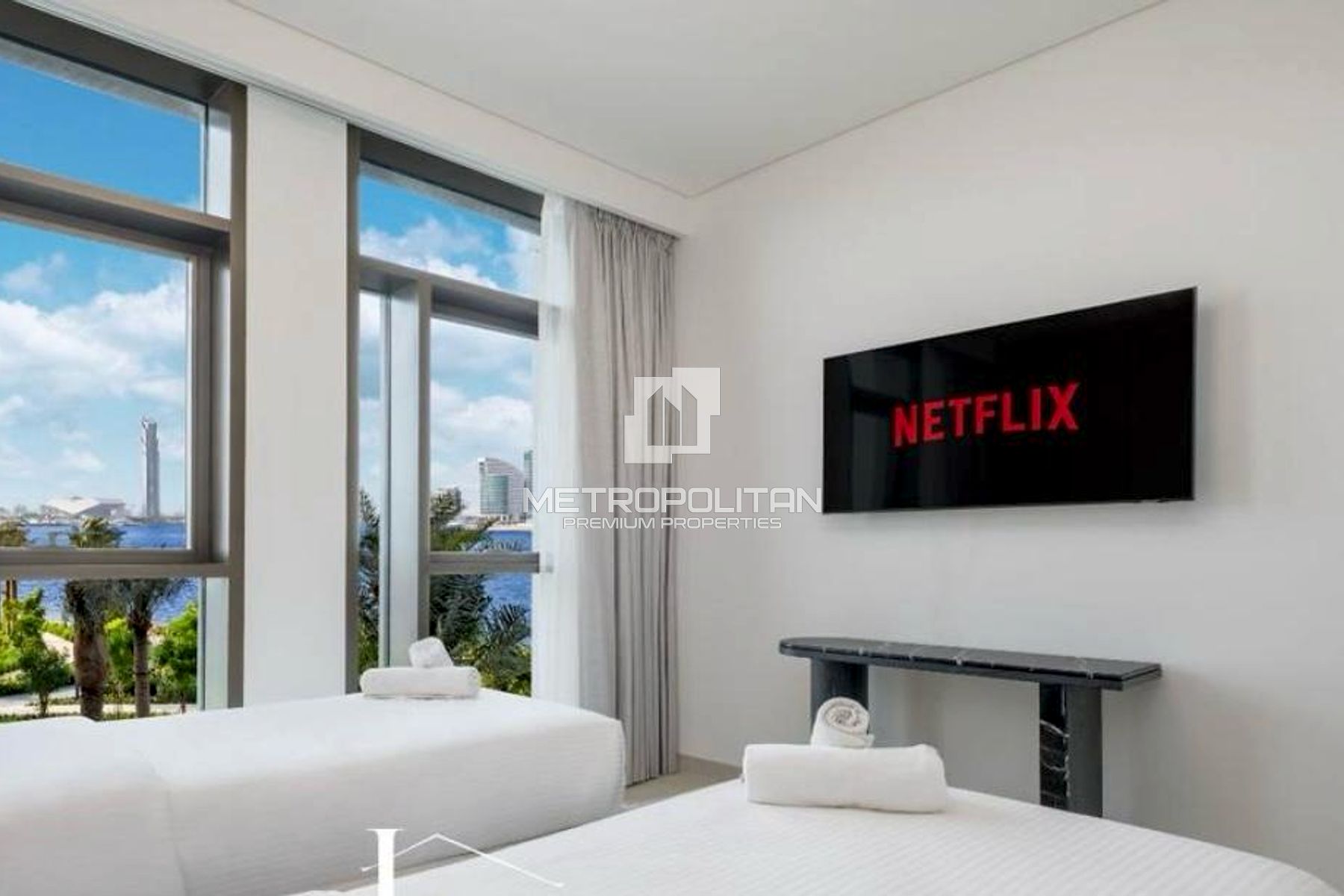Fully Furnished | Creek Crescent | Water Views