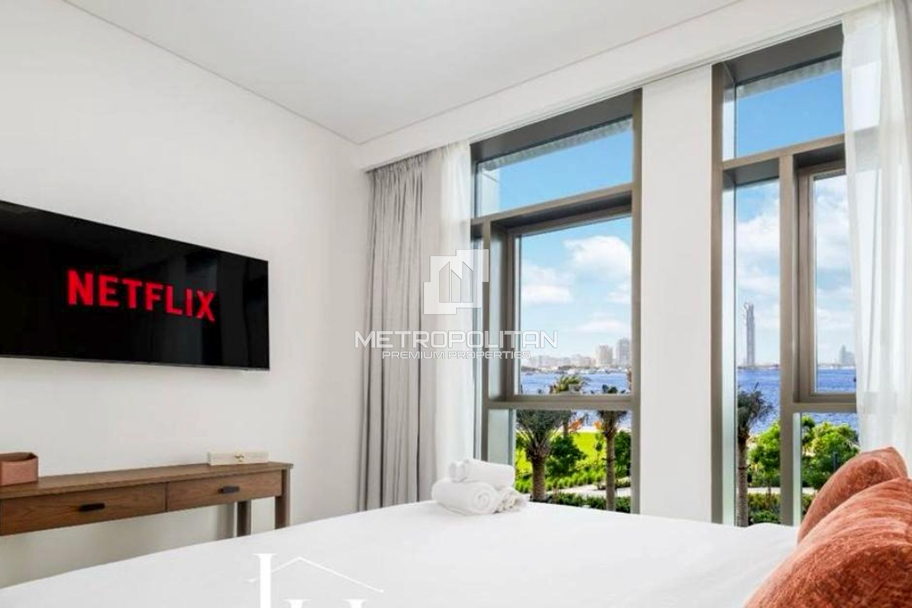 Fully Furnished | Creek Crescent | Water Views