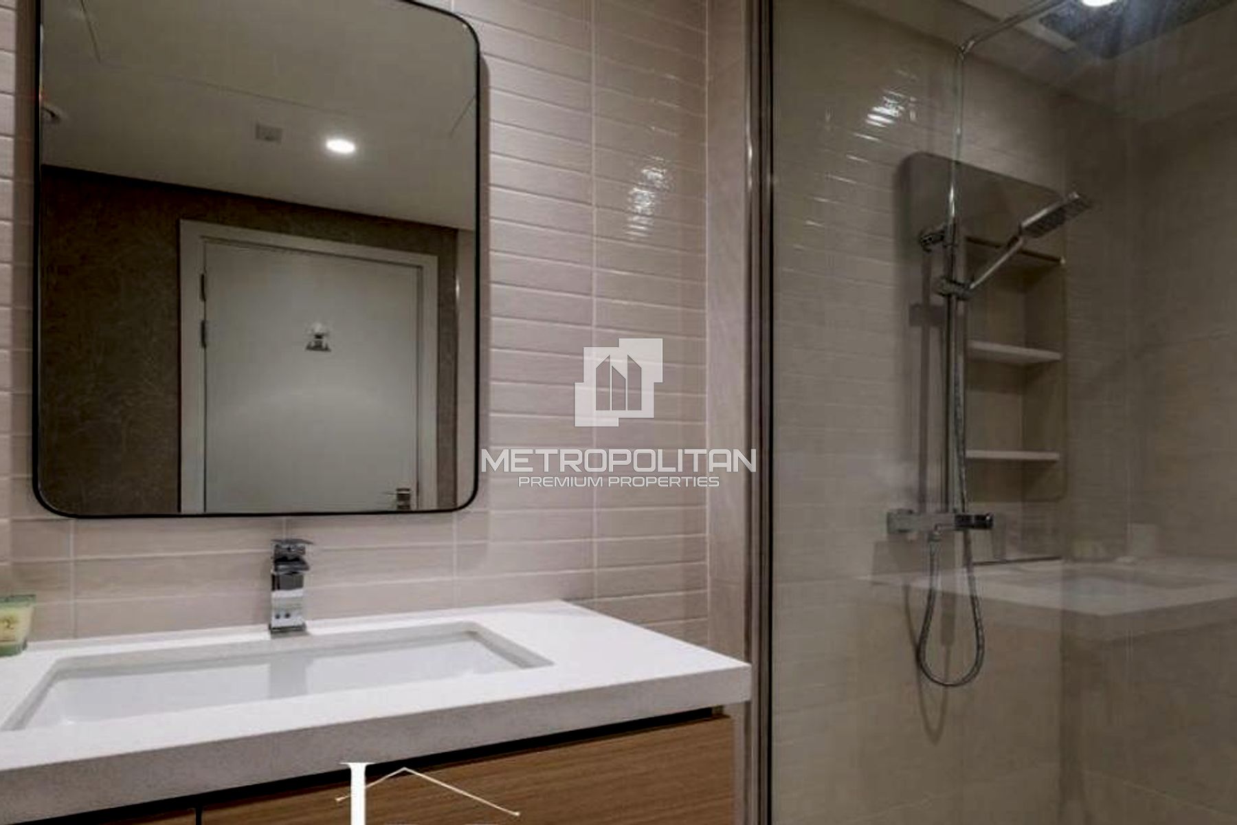 Fully Furnished | Creek Crescent | Water Views