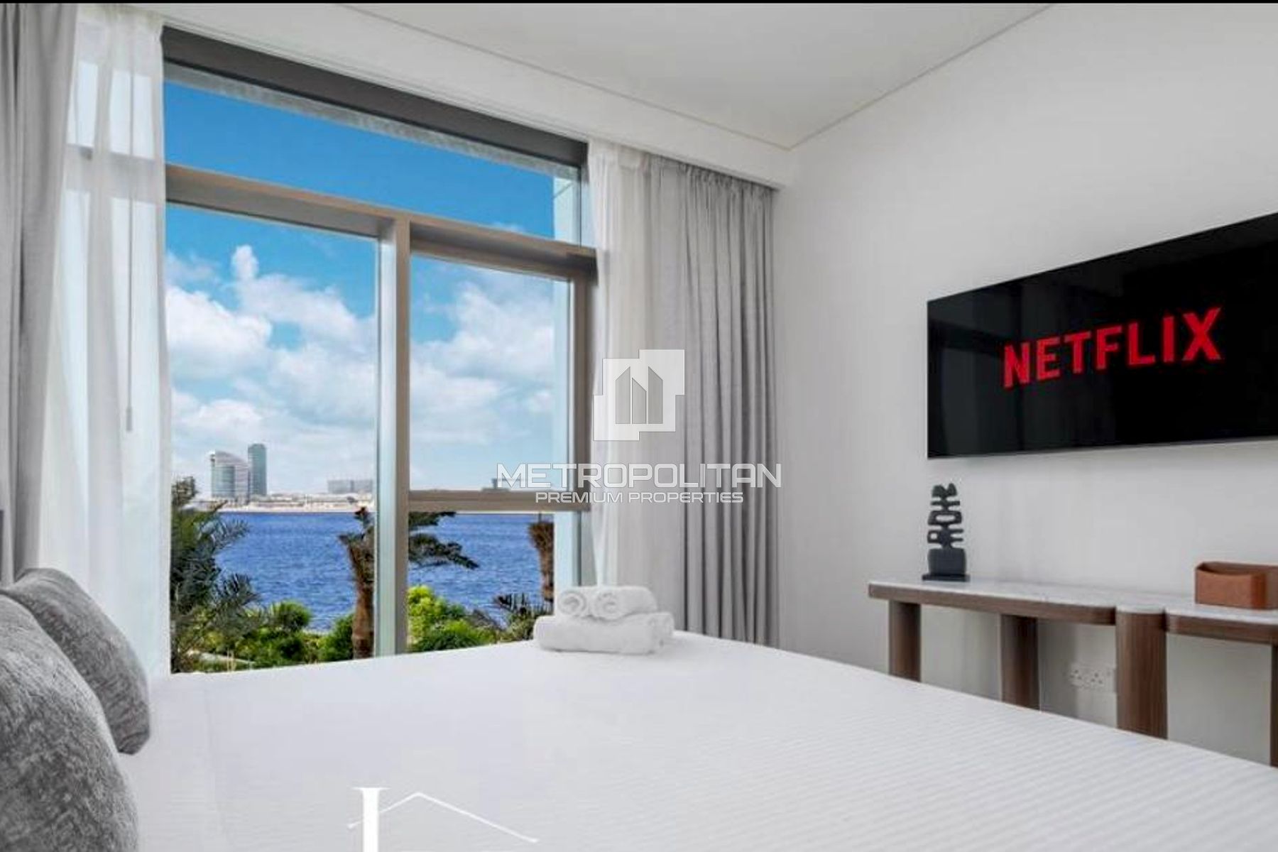 Fully Furnished | Creek Crescent | Water Views