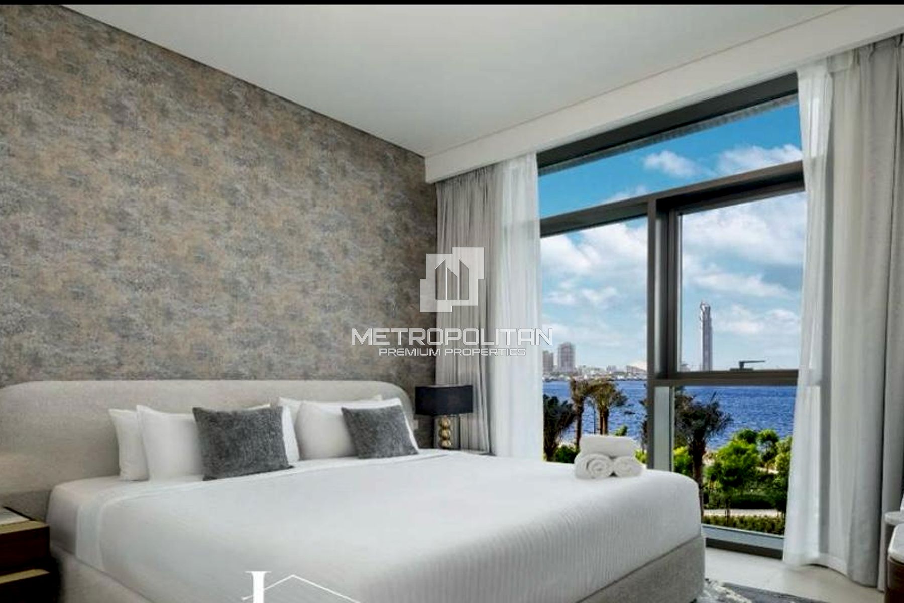 Fully Furnished | Creek Crescent | Water Views