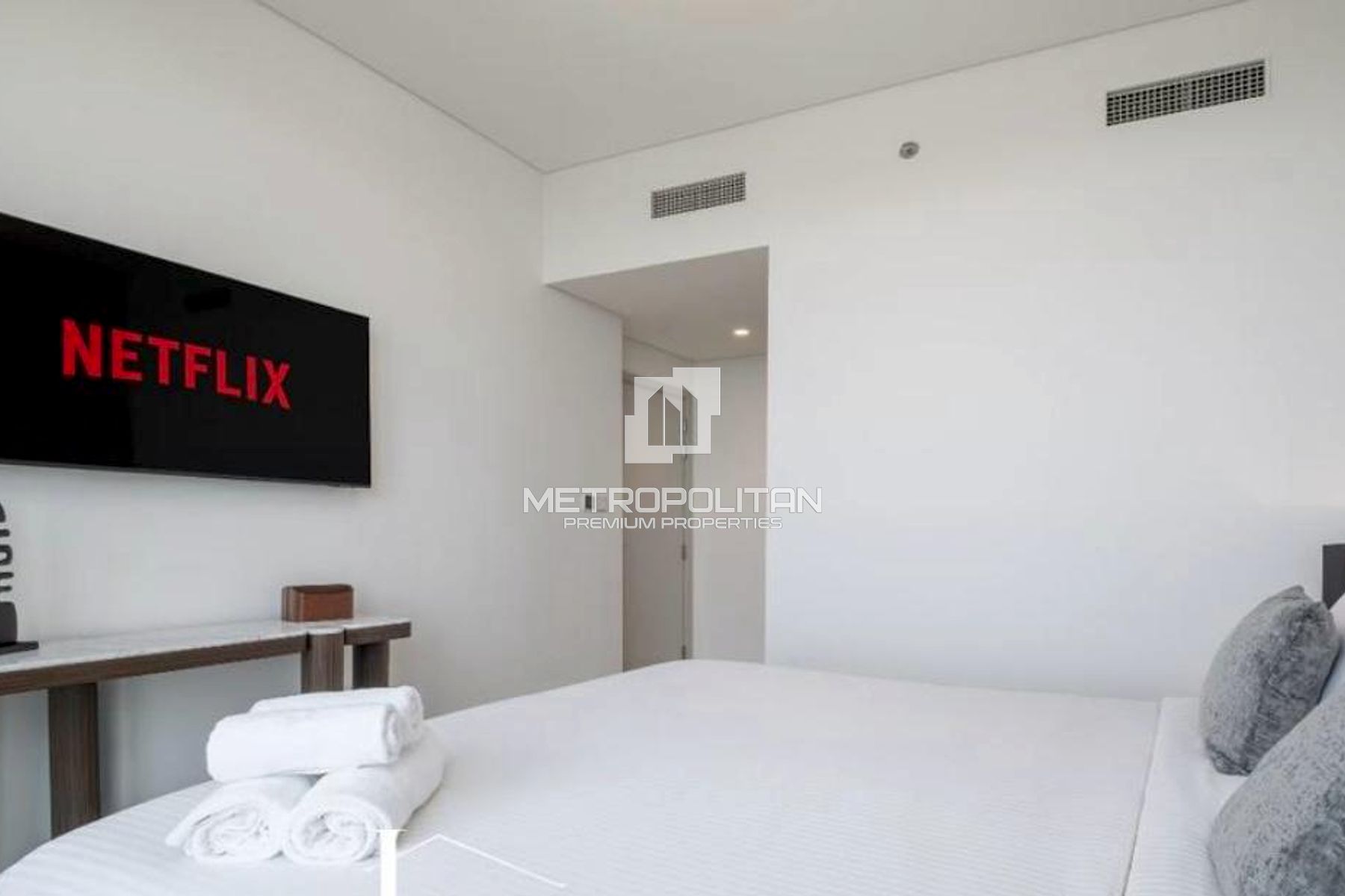 Fully Furnished | Creek Crescent | Water Views
