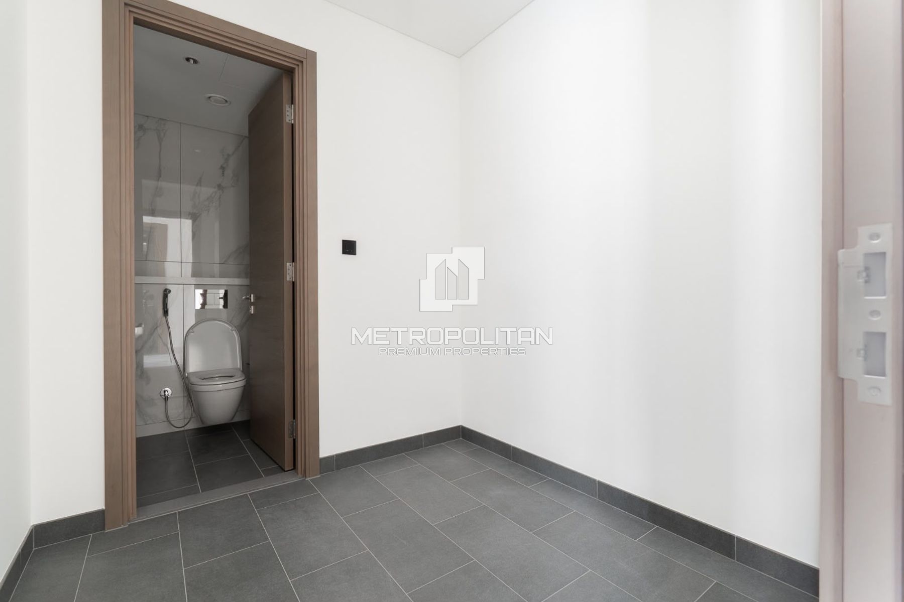 Spacious Layout | Maid’s Room | Unfurnished