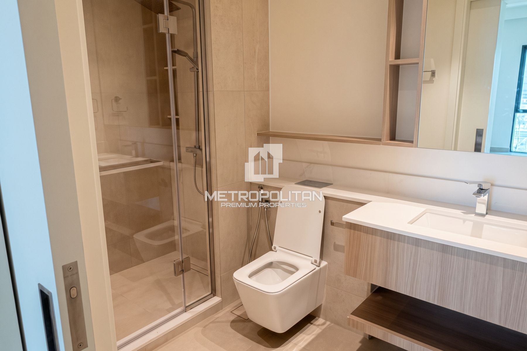 Brand New | Vacant | Close to Mall & Park