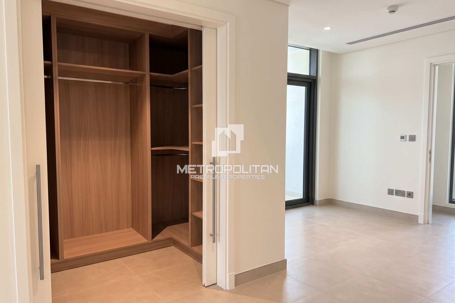 Brand New | Vacant | Close to Mall & Park