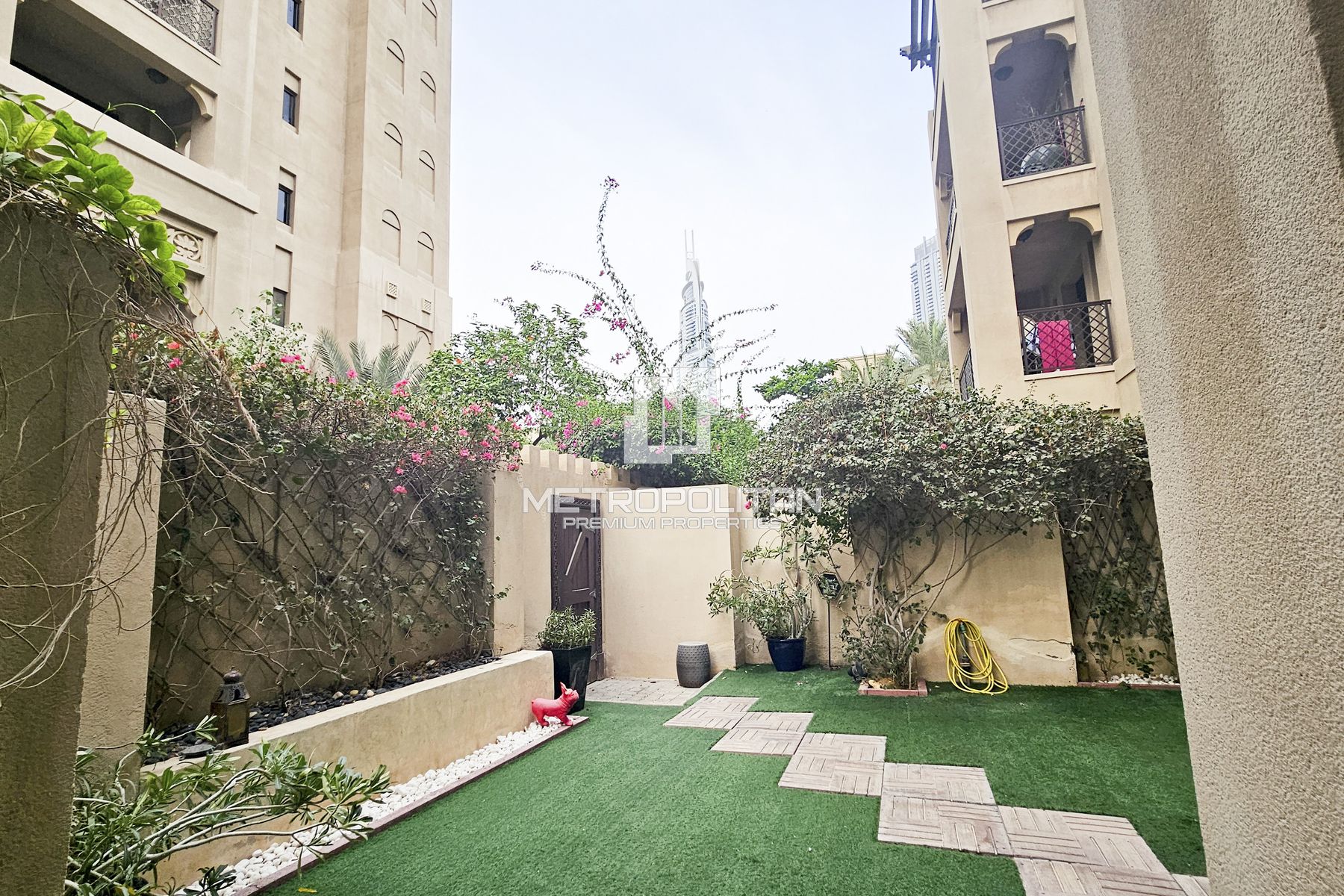Private Garden | Community View | Well Maintained