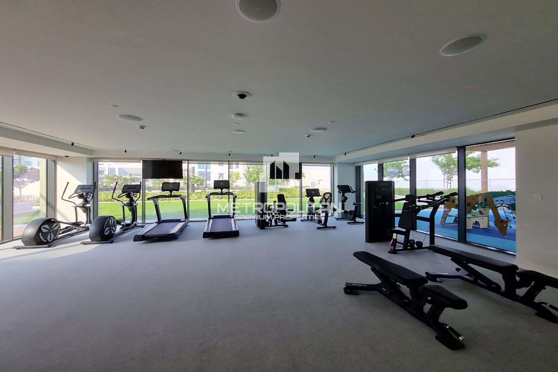 Brand New| Middle Floor| Direct Golf Course View