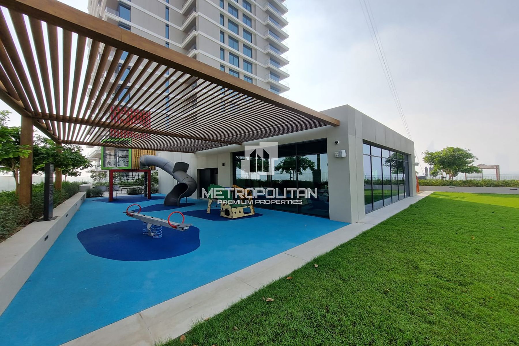 Brand New| Middle Floor| Direct Golf Course View