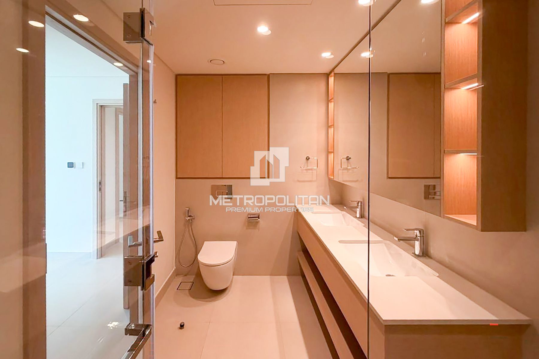 Brand New| Middle Floor| Direct Golf Course View