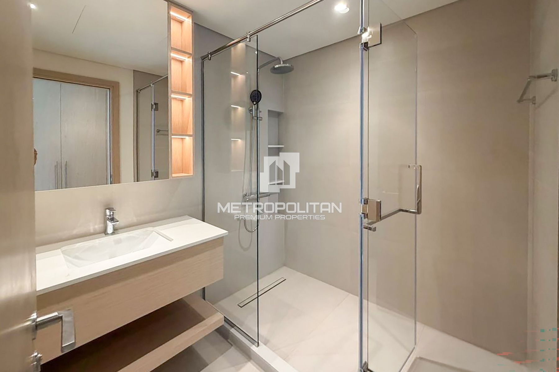 Brand New| Middle Floor| Direct Golf Course View
