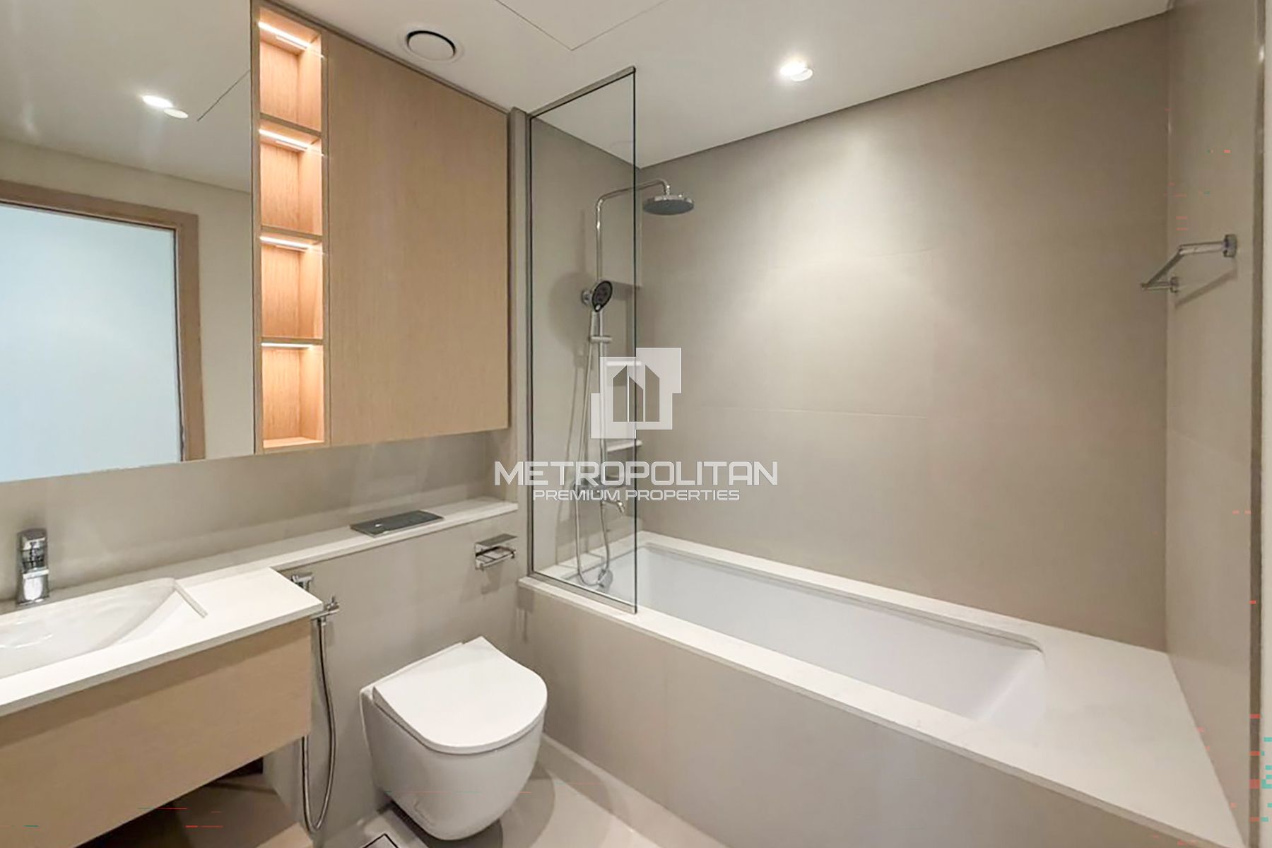 Brand New| Middle Floor| Direct Golf Course View