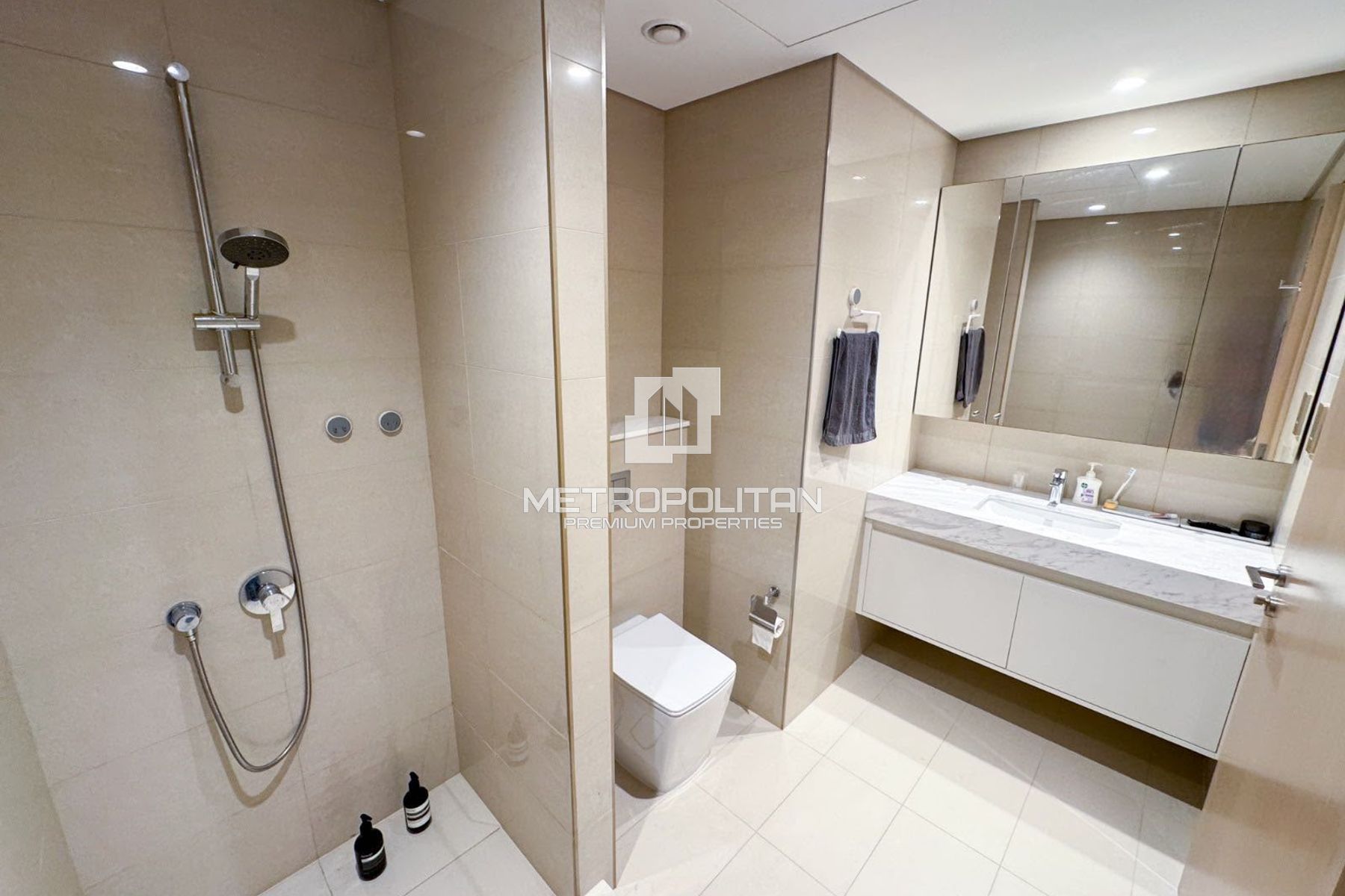 BURJ VIEW | HIGH FLOOR | MULTIPLE CHEQUES