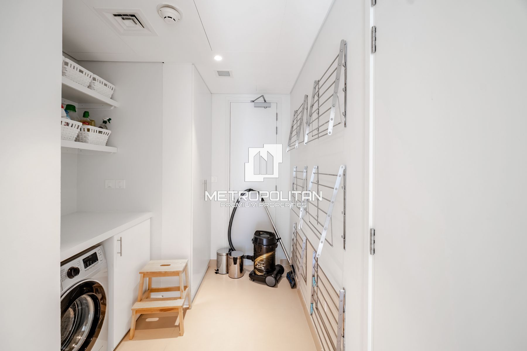 Mid Floor | Resort Style | Well Maintained