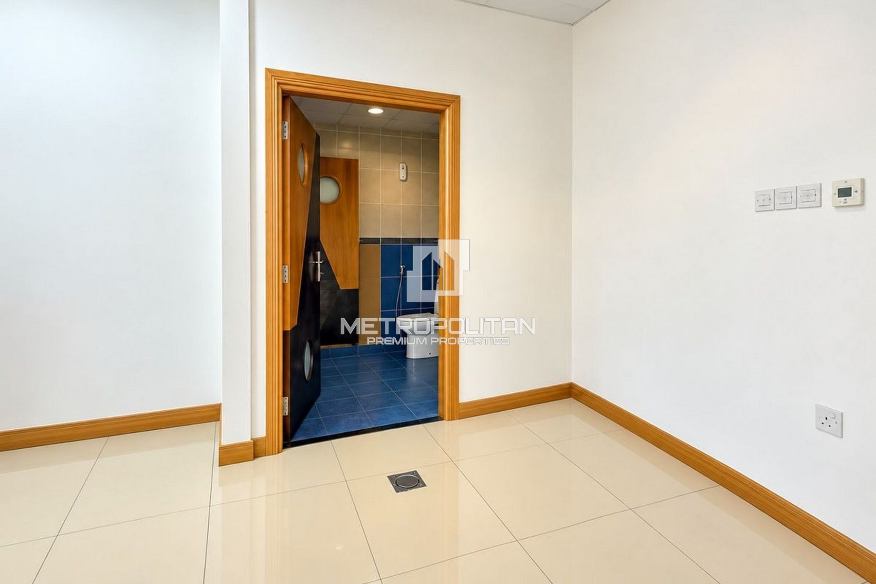 Studio Office for Rent in Gold Tower, Jumeirah Lake Towers - MPR-11462