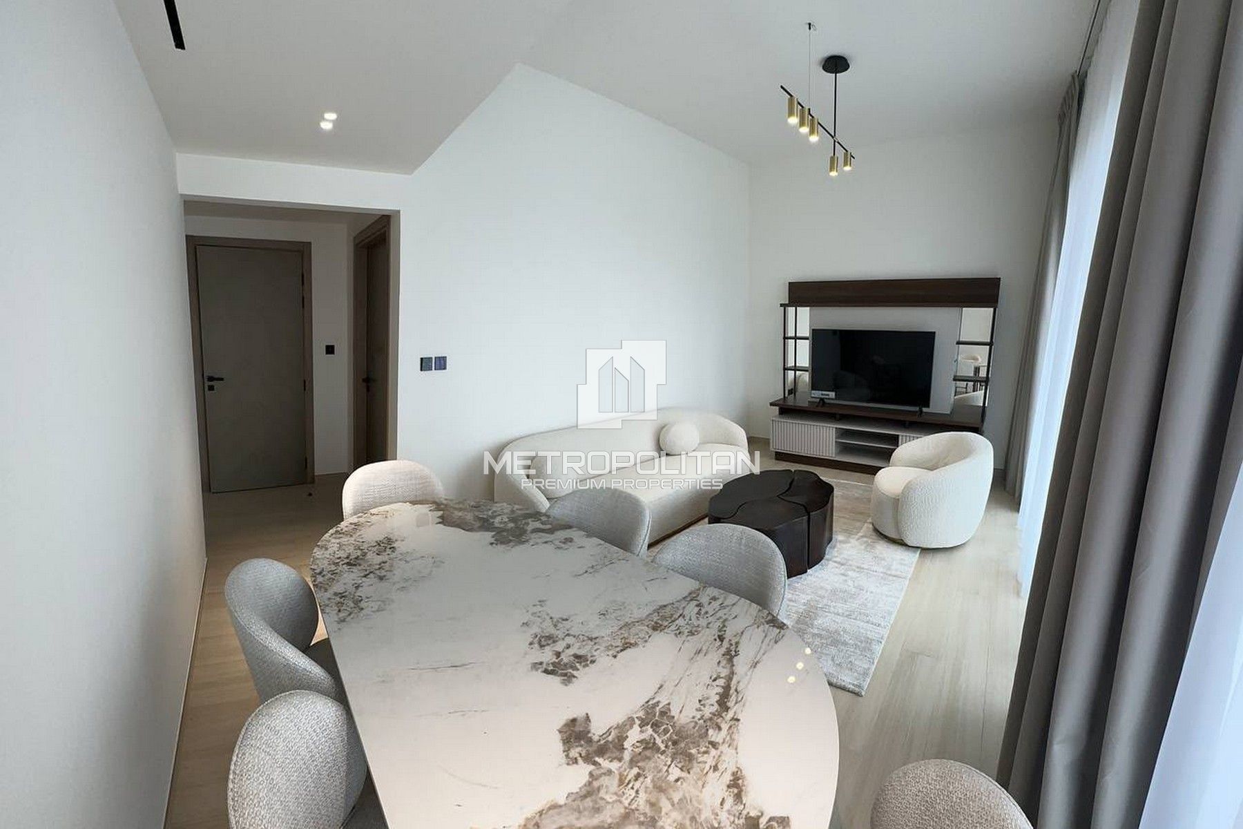 Full Skyline View | Ready to Move In | Middle Unit