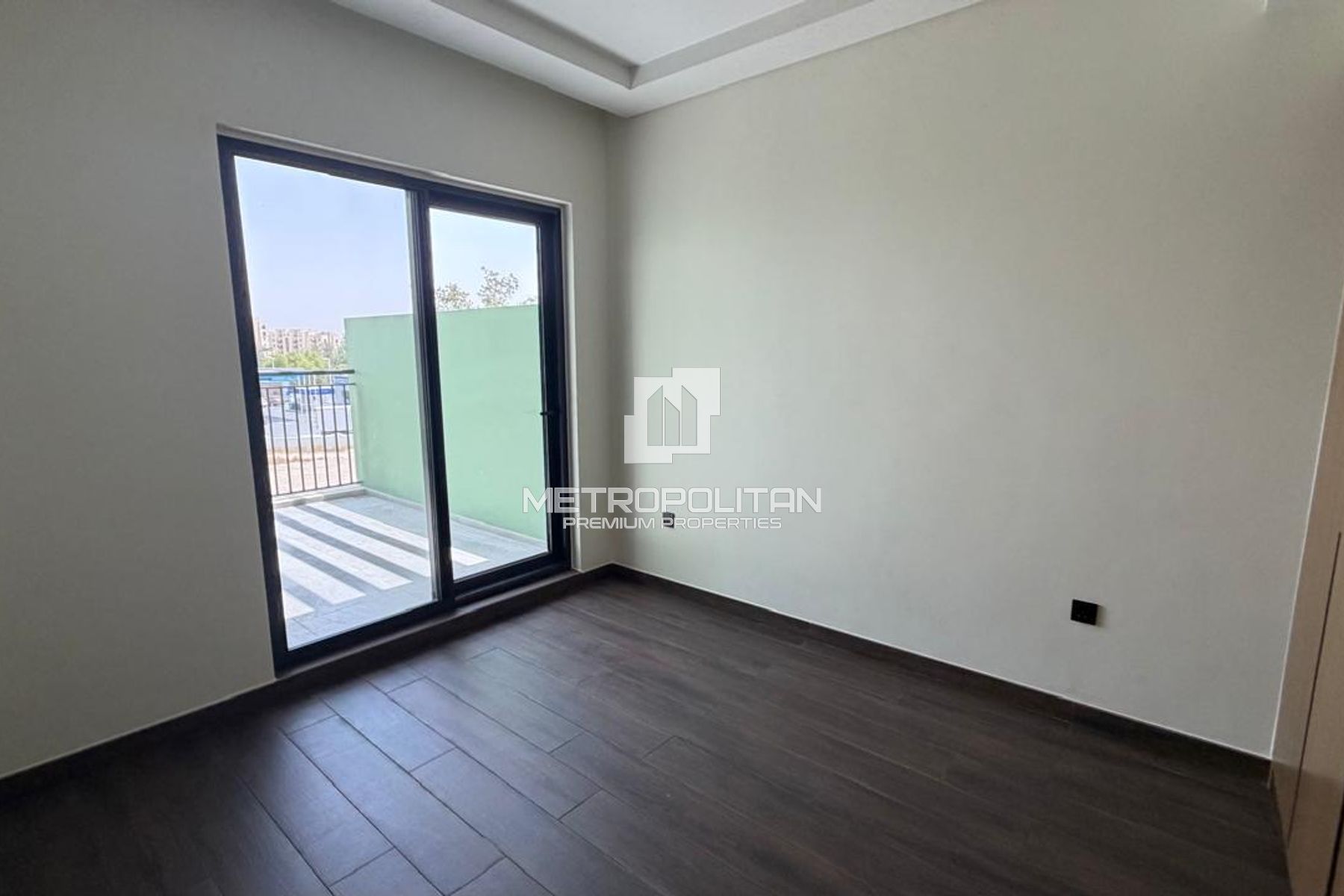 Single Row | Park View | Close to lagoon