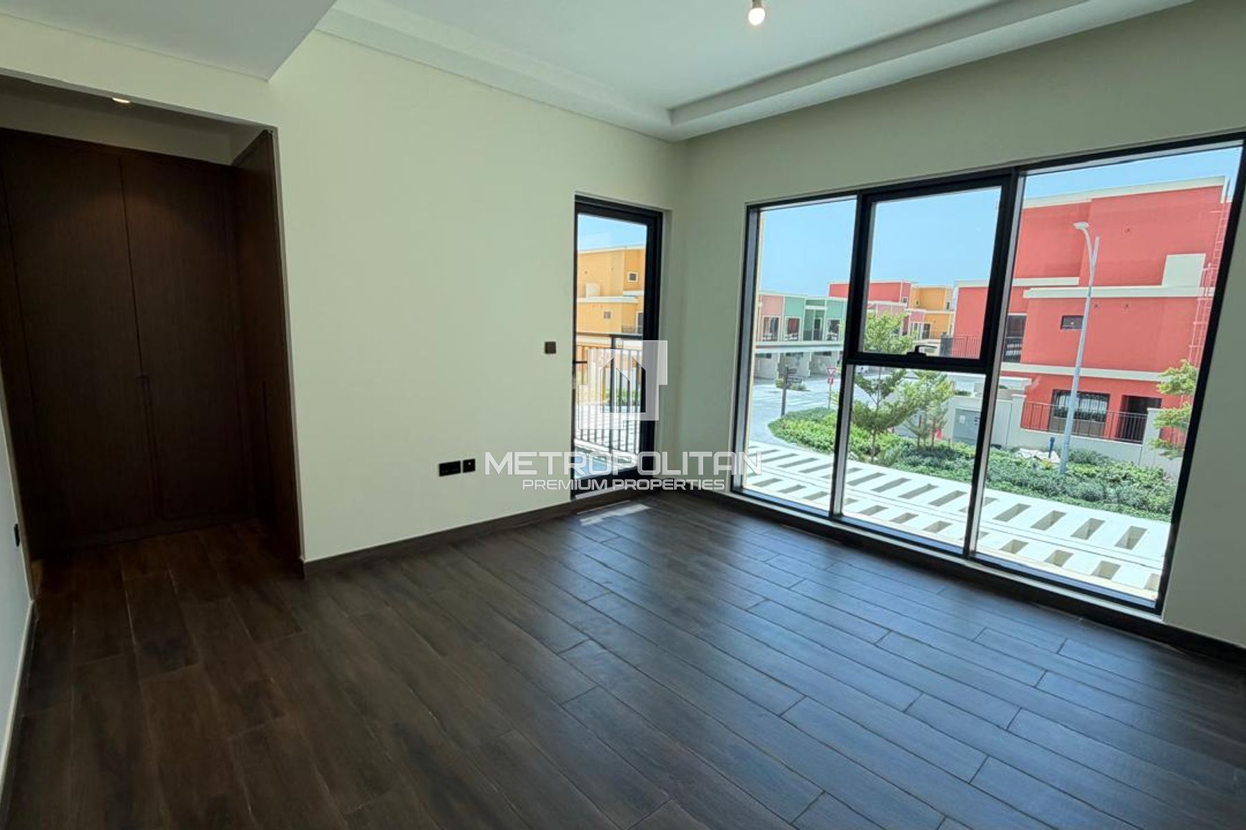 Single Row | Park View | Close to lagoon