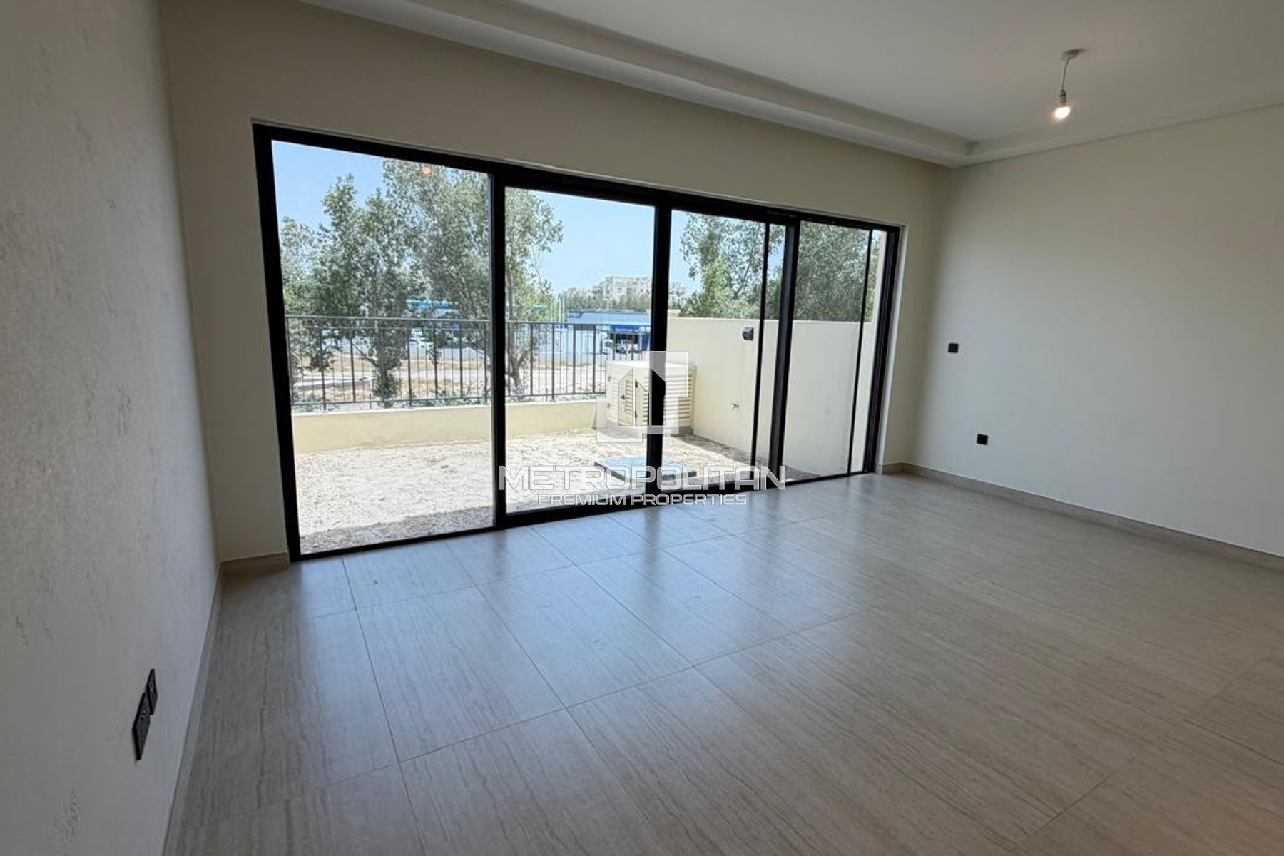Single Row | Park View | Close to lagoon