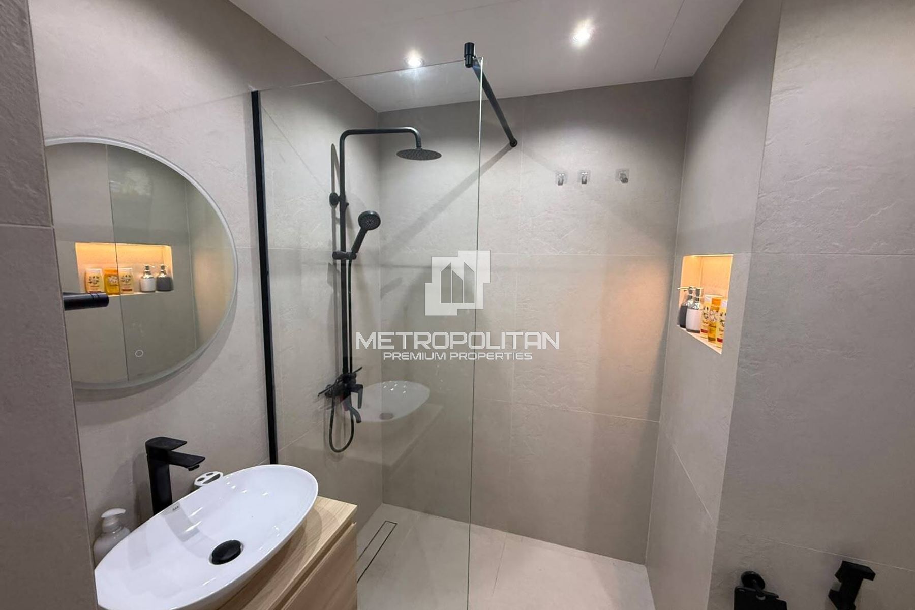 Luxury Studio | High Floor | Golf and Lagoon View