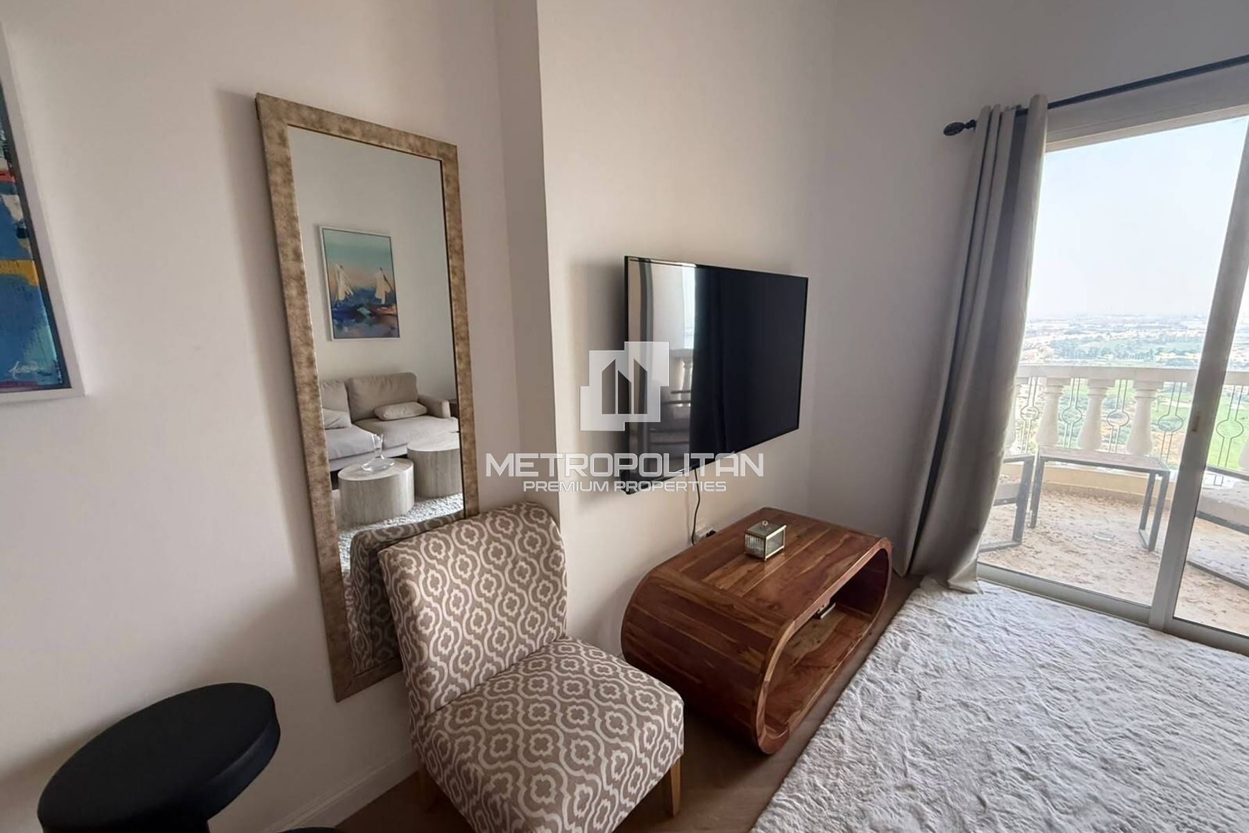 Luxury Studio | High Floor | Golf and Lagoon View