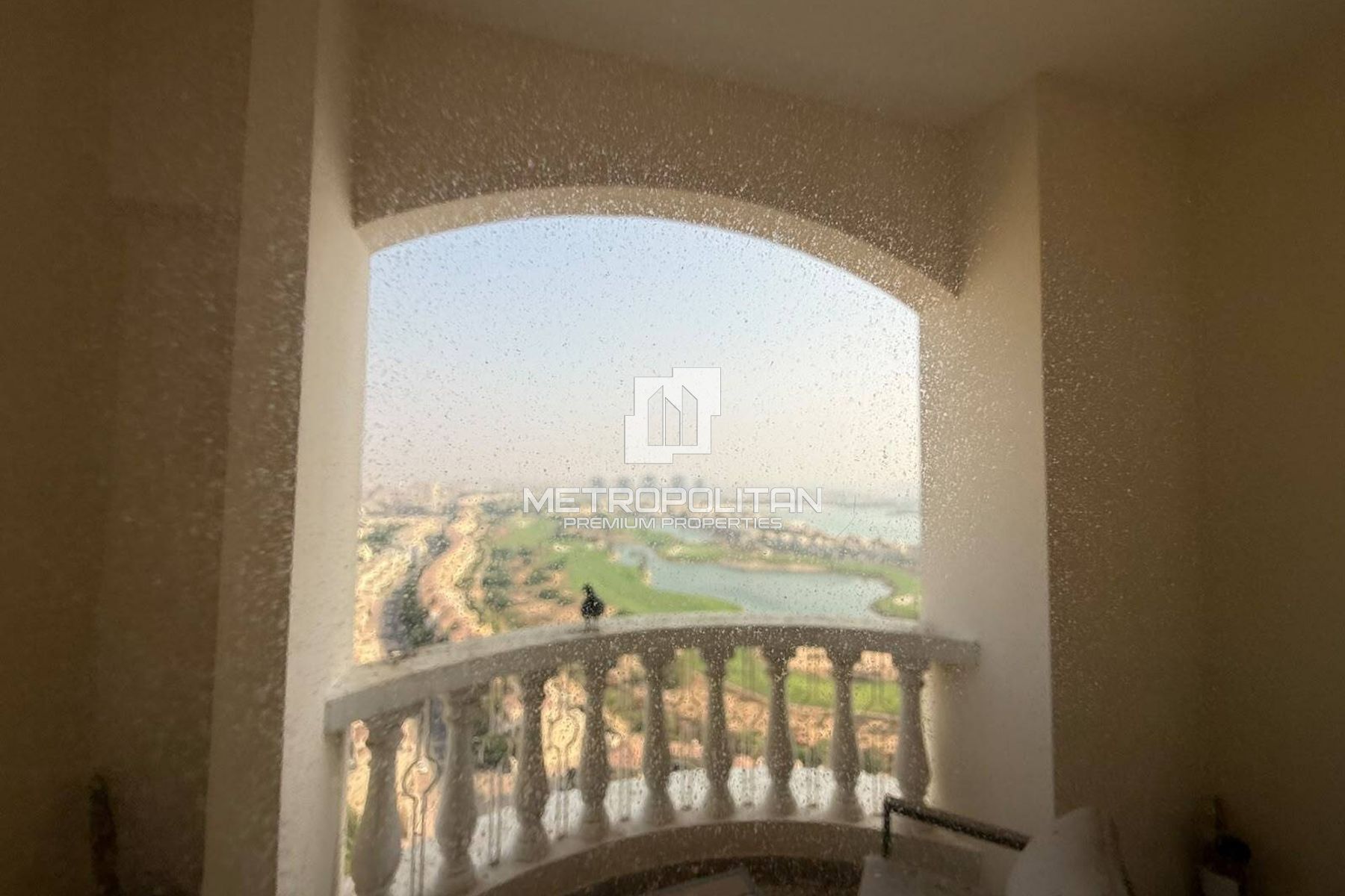 Luxury Studio | High Floor | Golf and Lagoon View