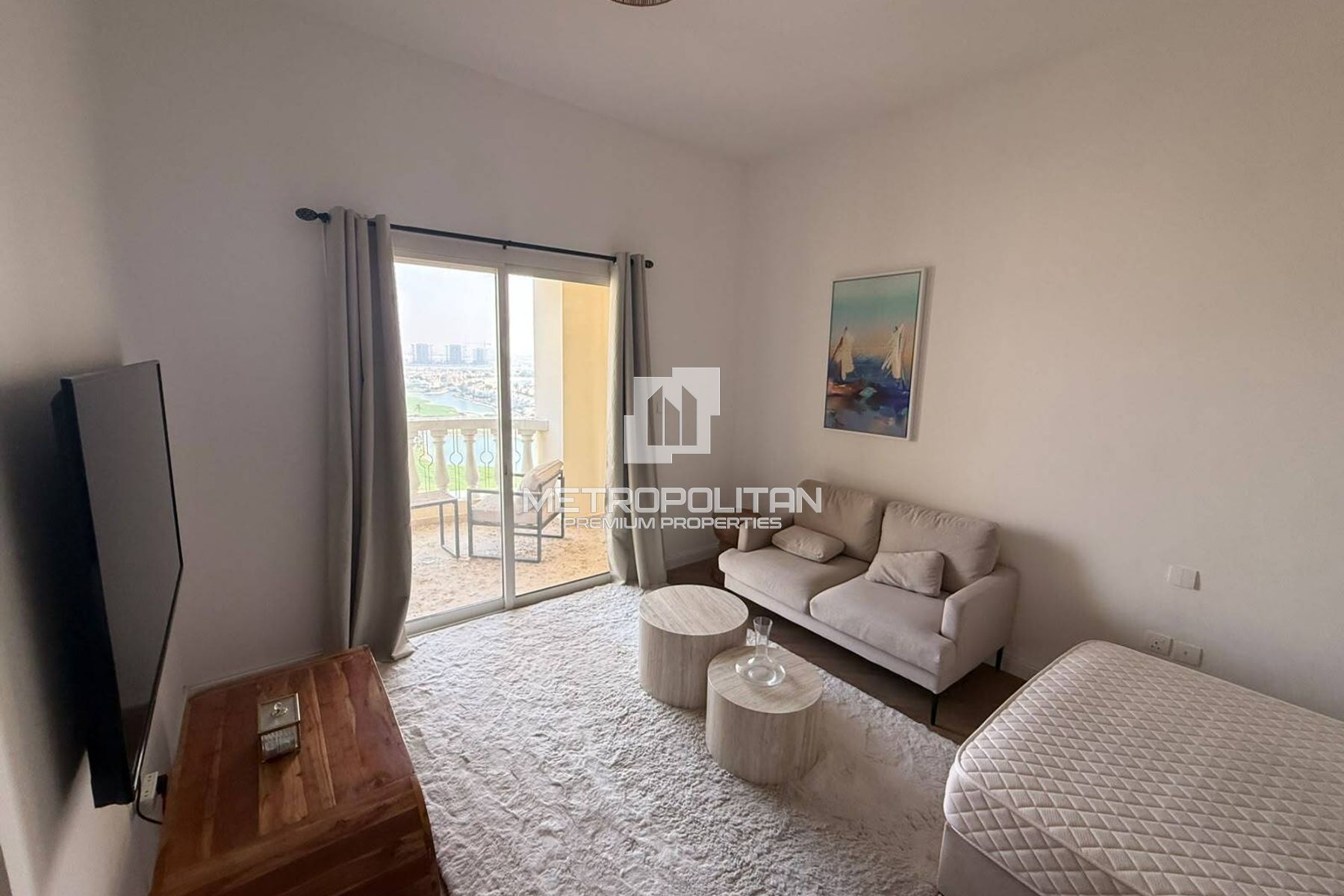 Luxury Studio | High Floor | Golf and Lagoon View