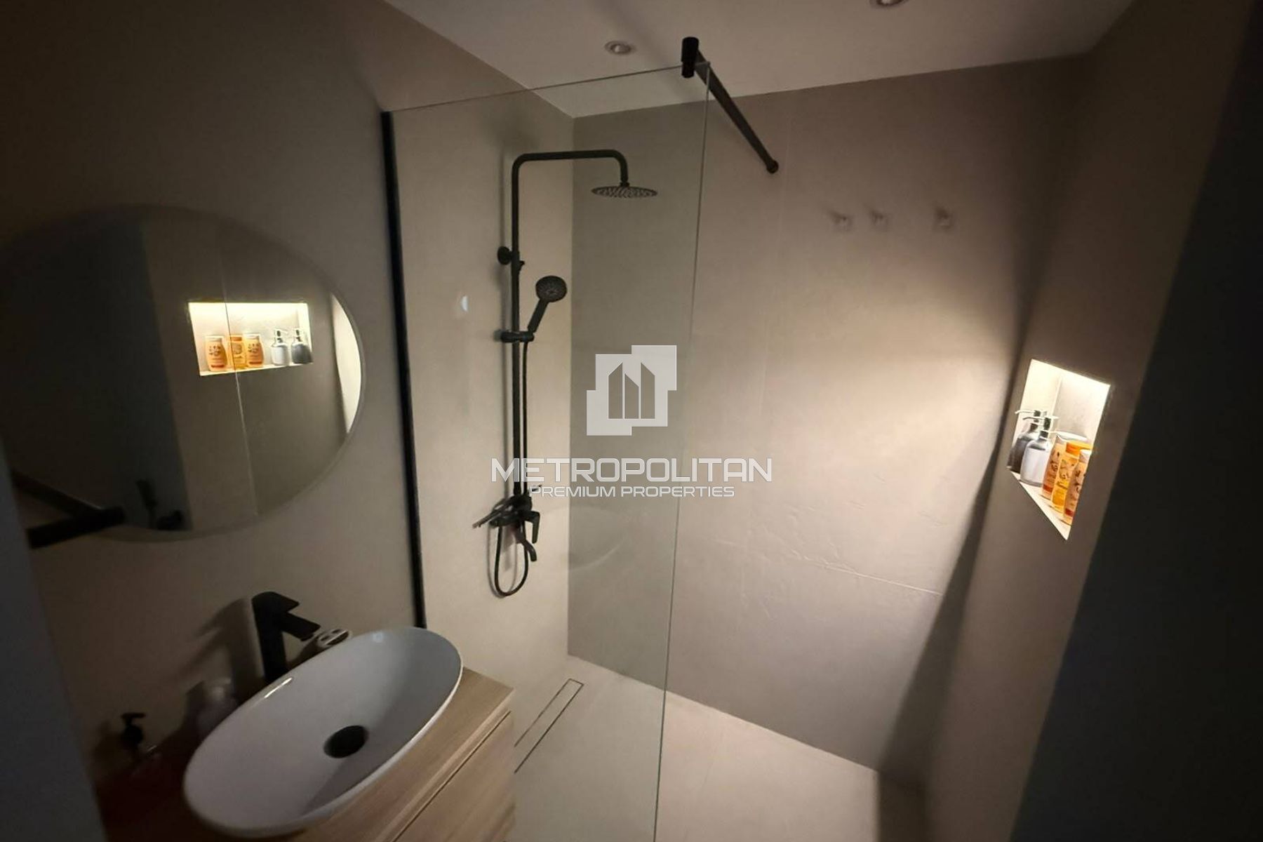 Luxury Studio | High Floor | Golf and Lagoon View