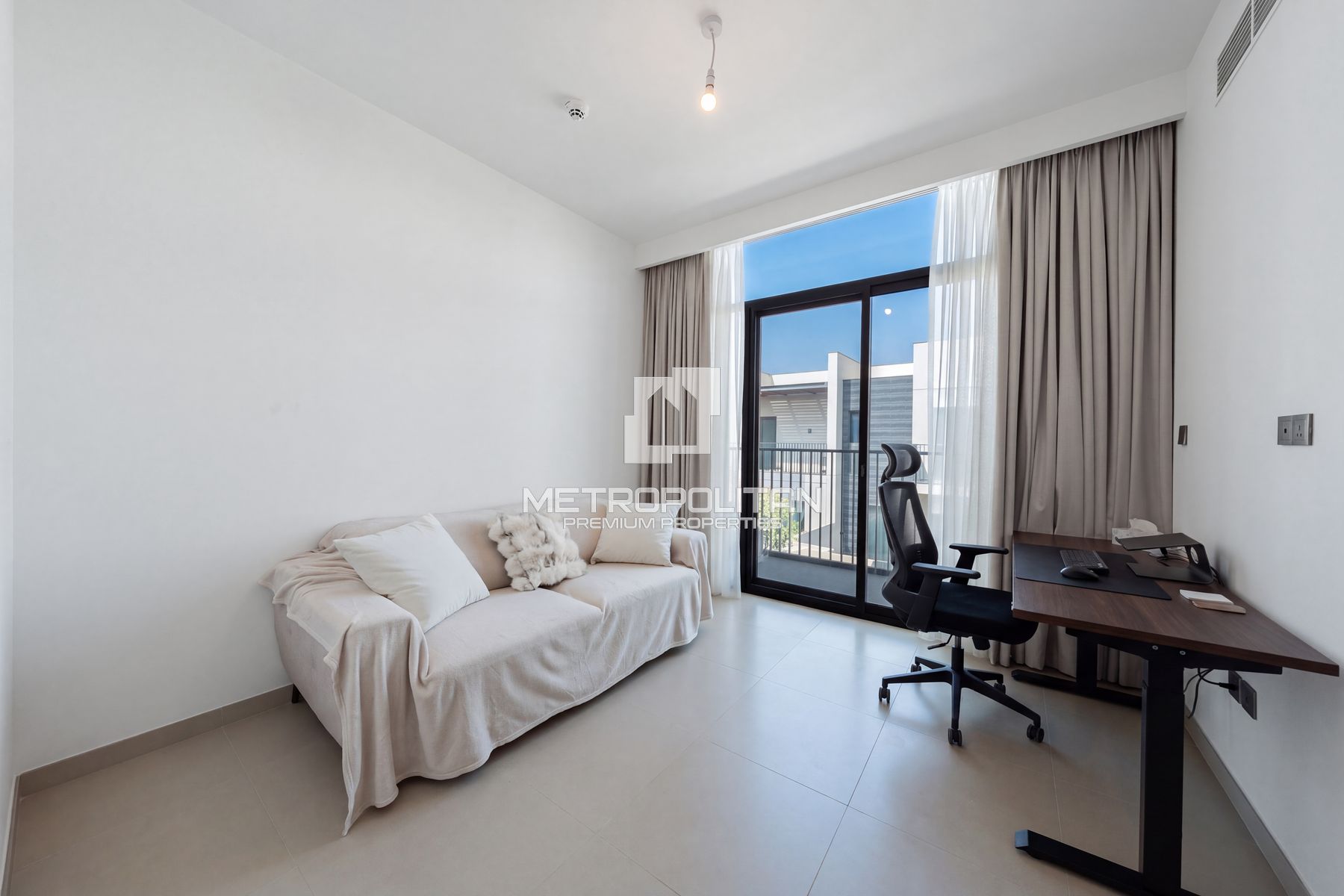 Modern 3 Bed| Family-Friendly Community| Furnished