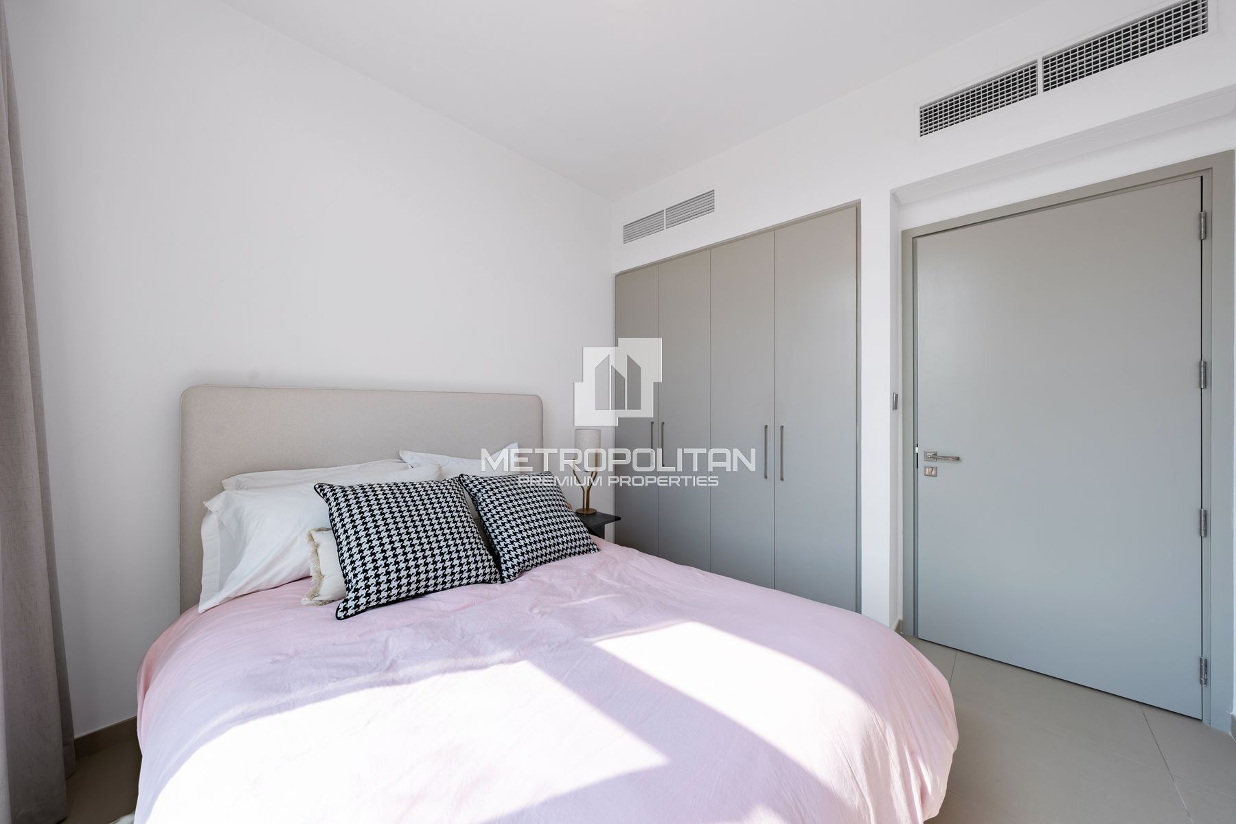 Modern 3 Bed| Family-Friendly Community| Furnished
