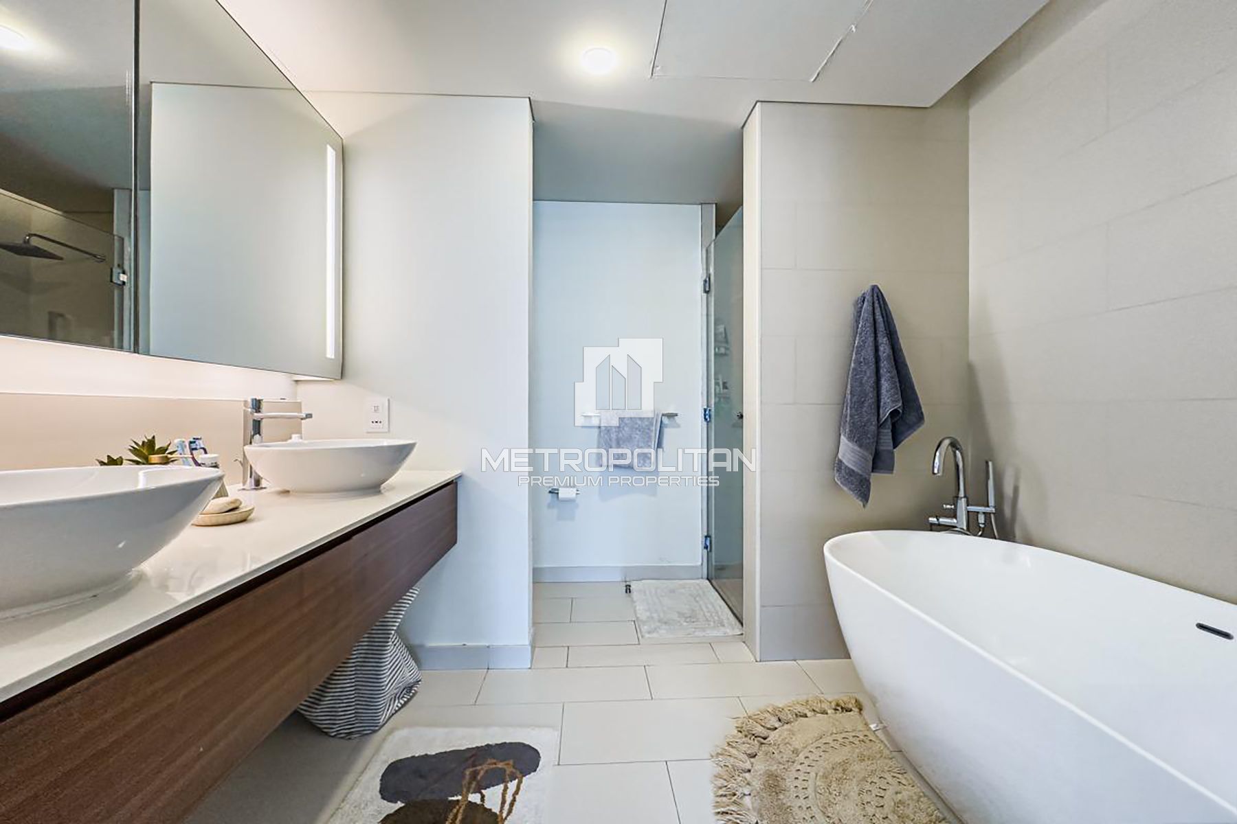 Maid's Room  |  Burj View  |  Large Layout