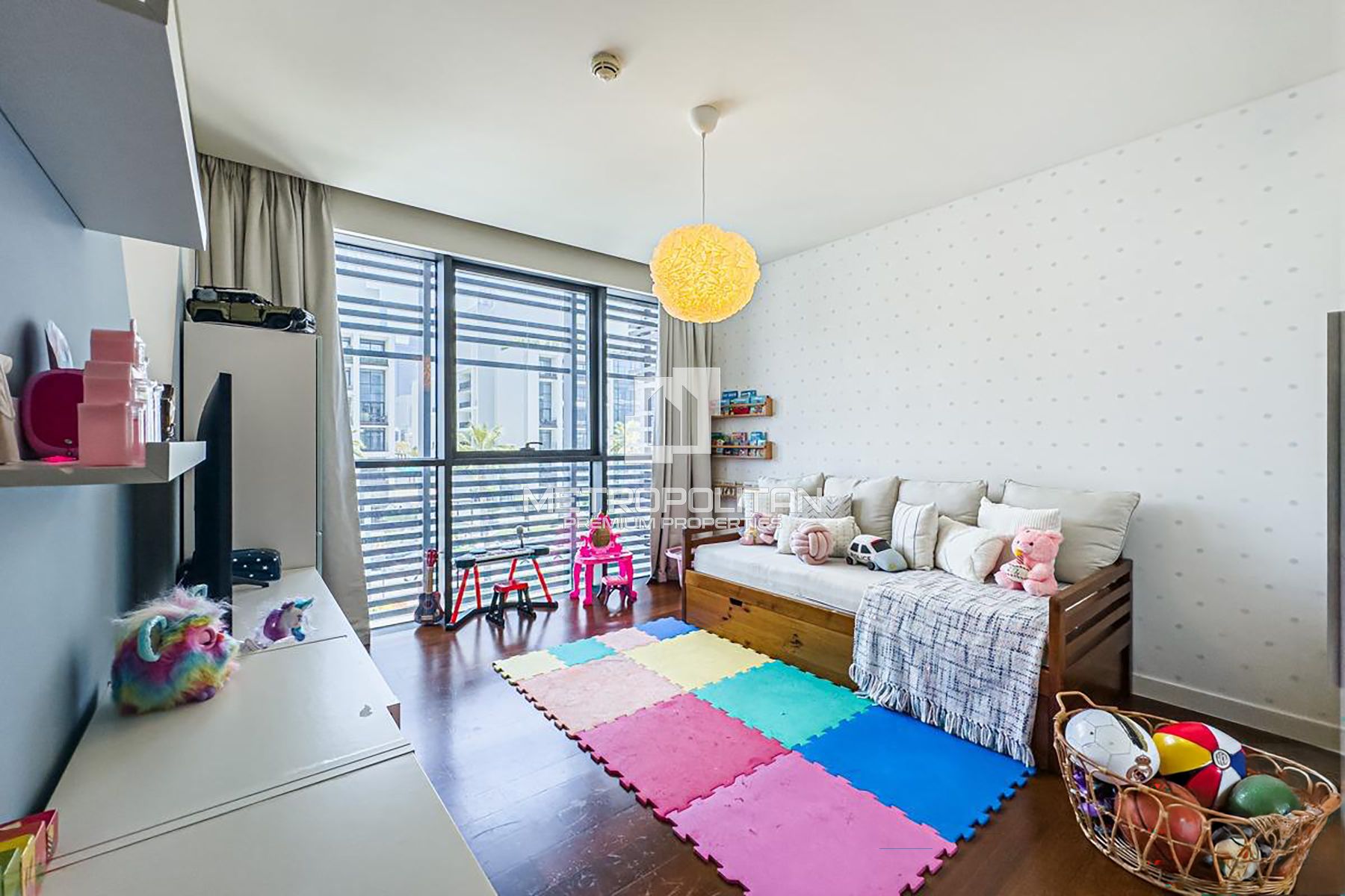 Maid's Room  |  Burj View  |  Large Layout